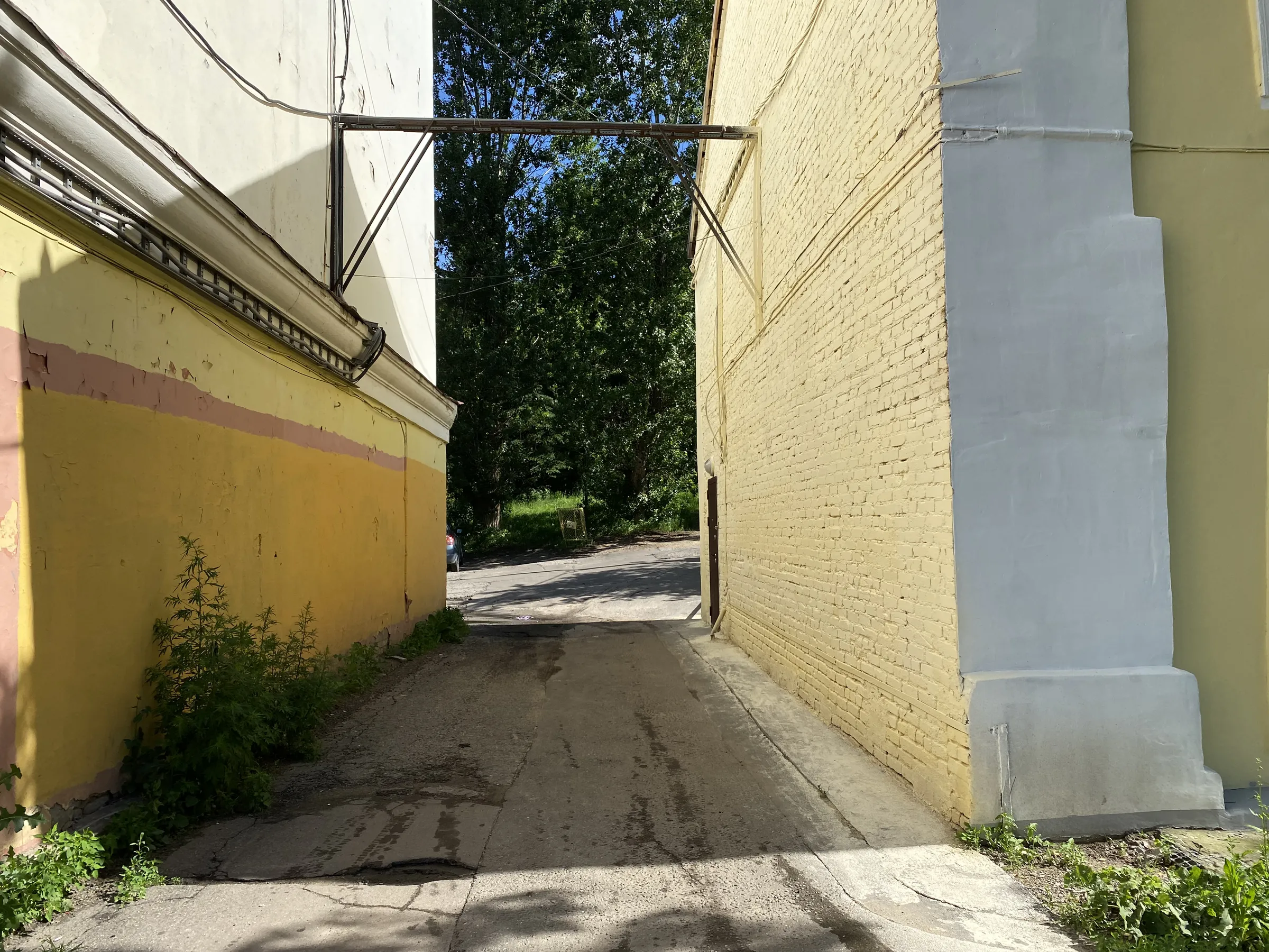 Старый двор с колокольней, фото 2
