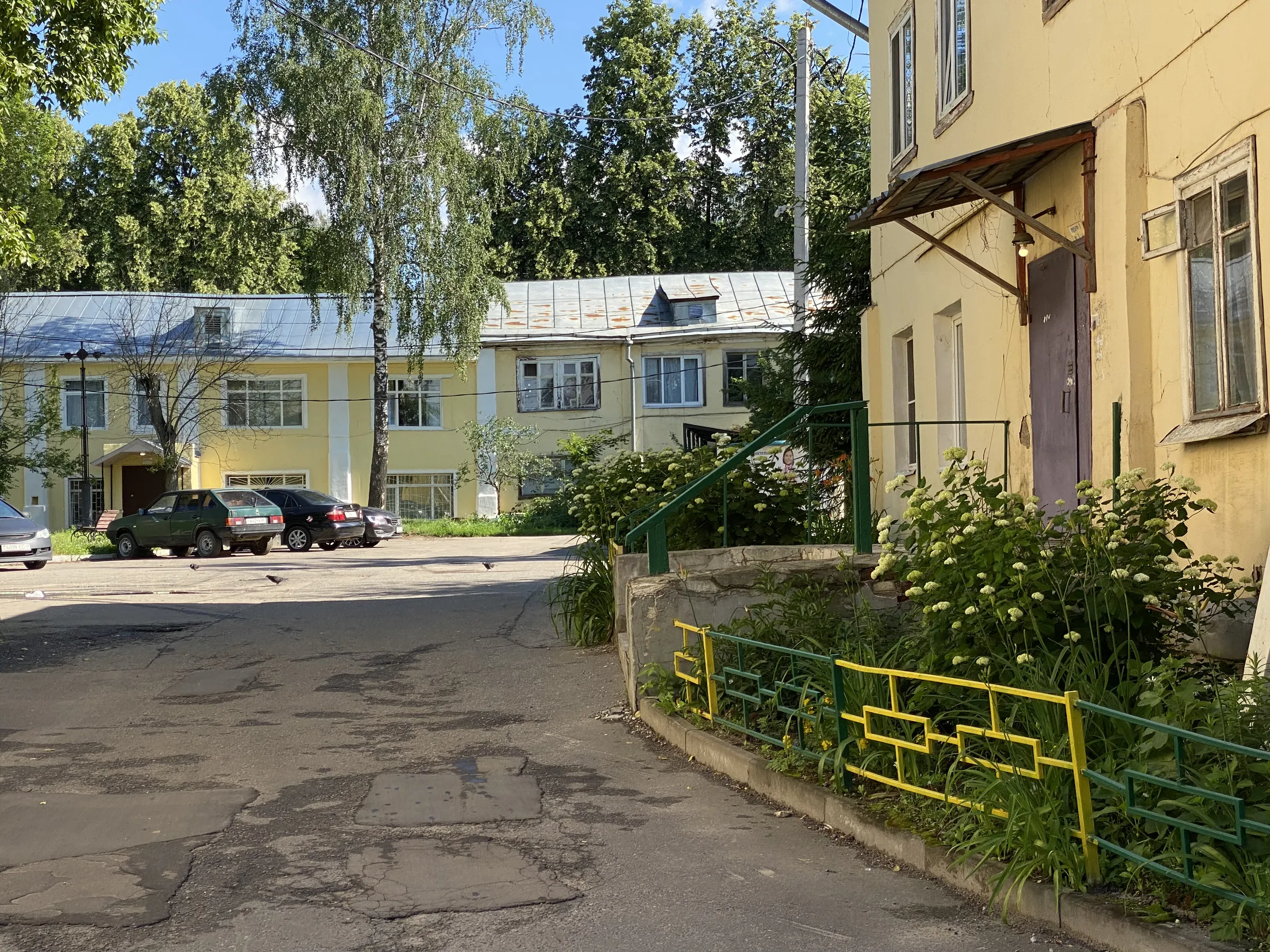 Старый двор с колокольней, фото 20