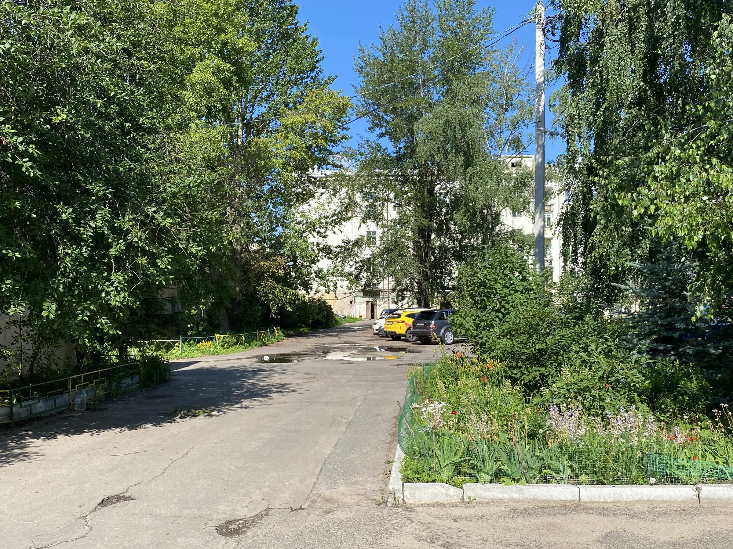 Старый двор с колокольней, фото 13