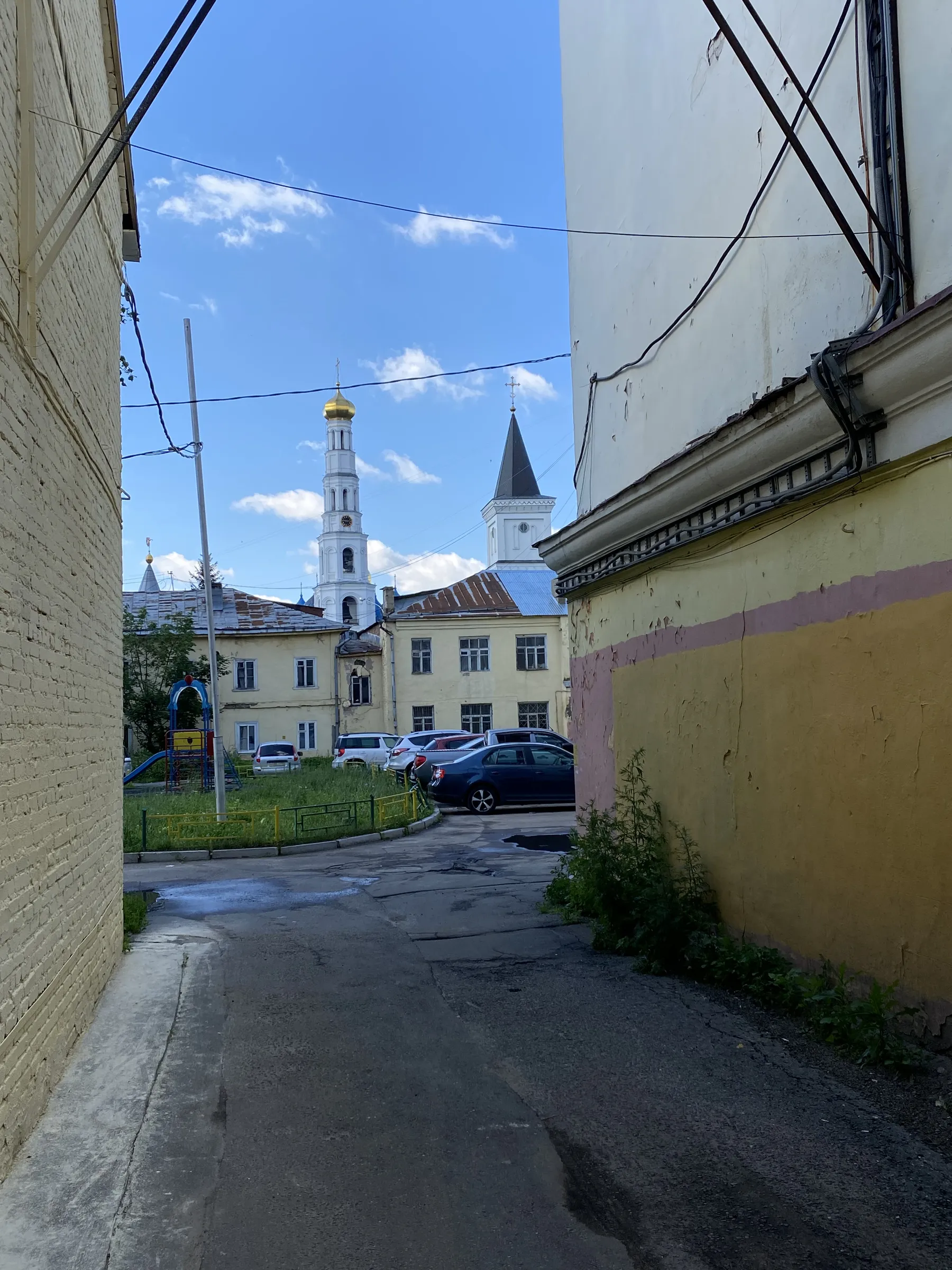 Старый двор с колокольней, фото 24