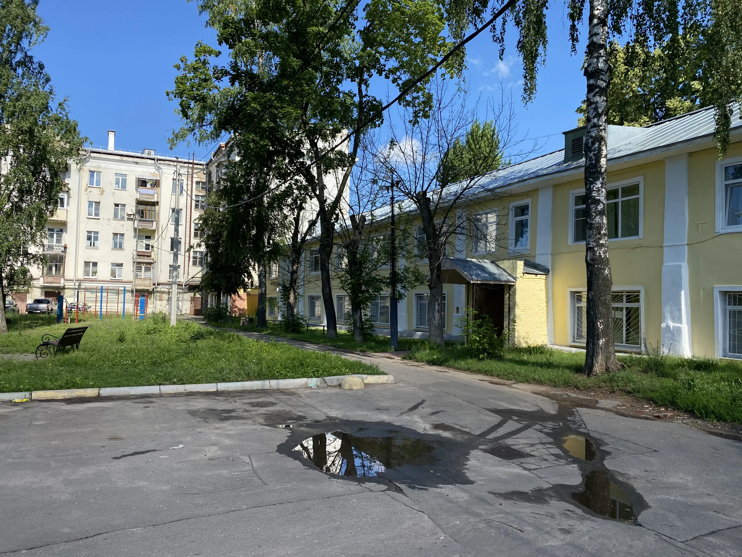 Старый двор с колокольней, фото 5