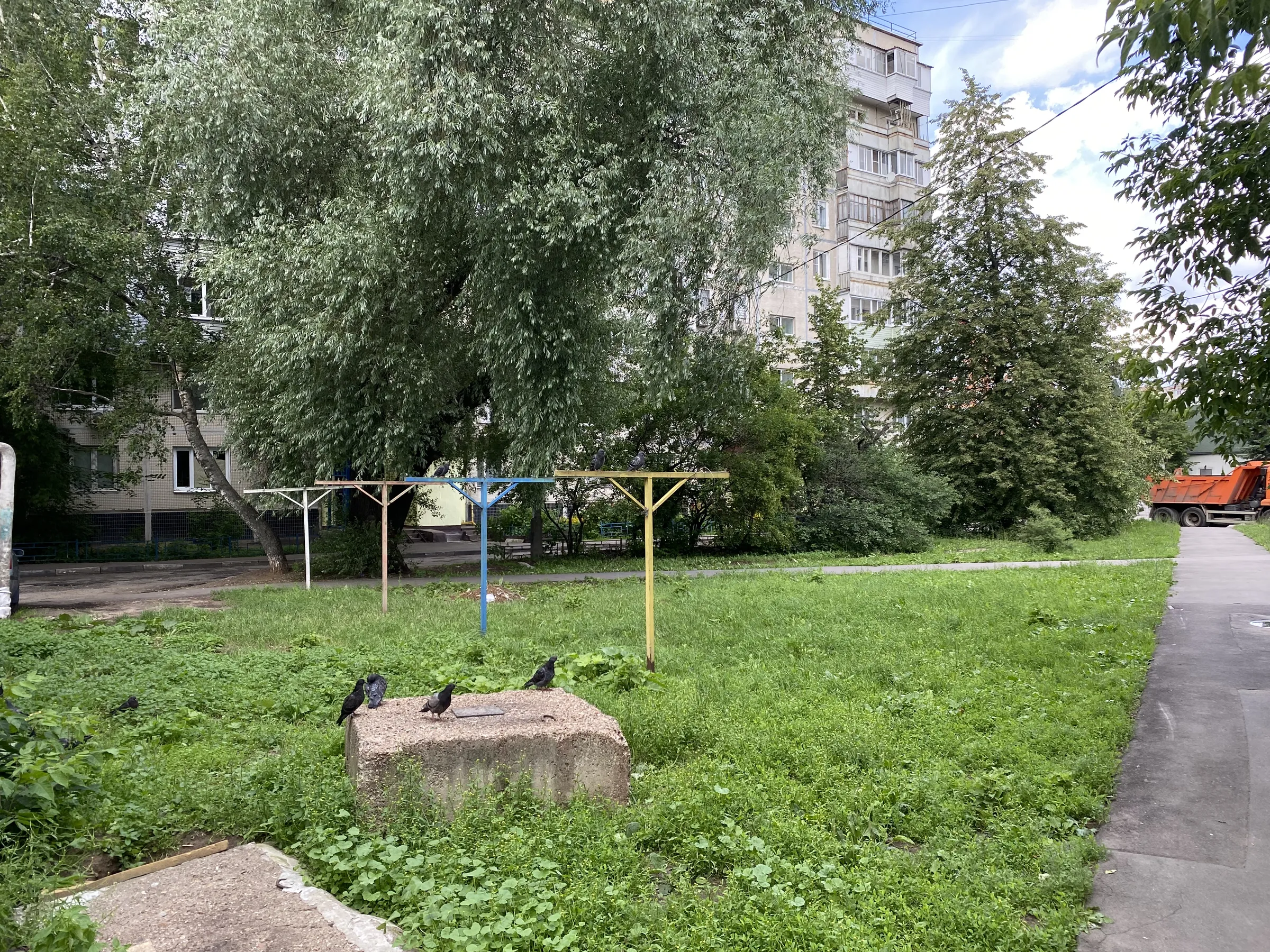 Двор с трубопроводом, фото 5