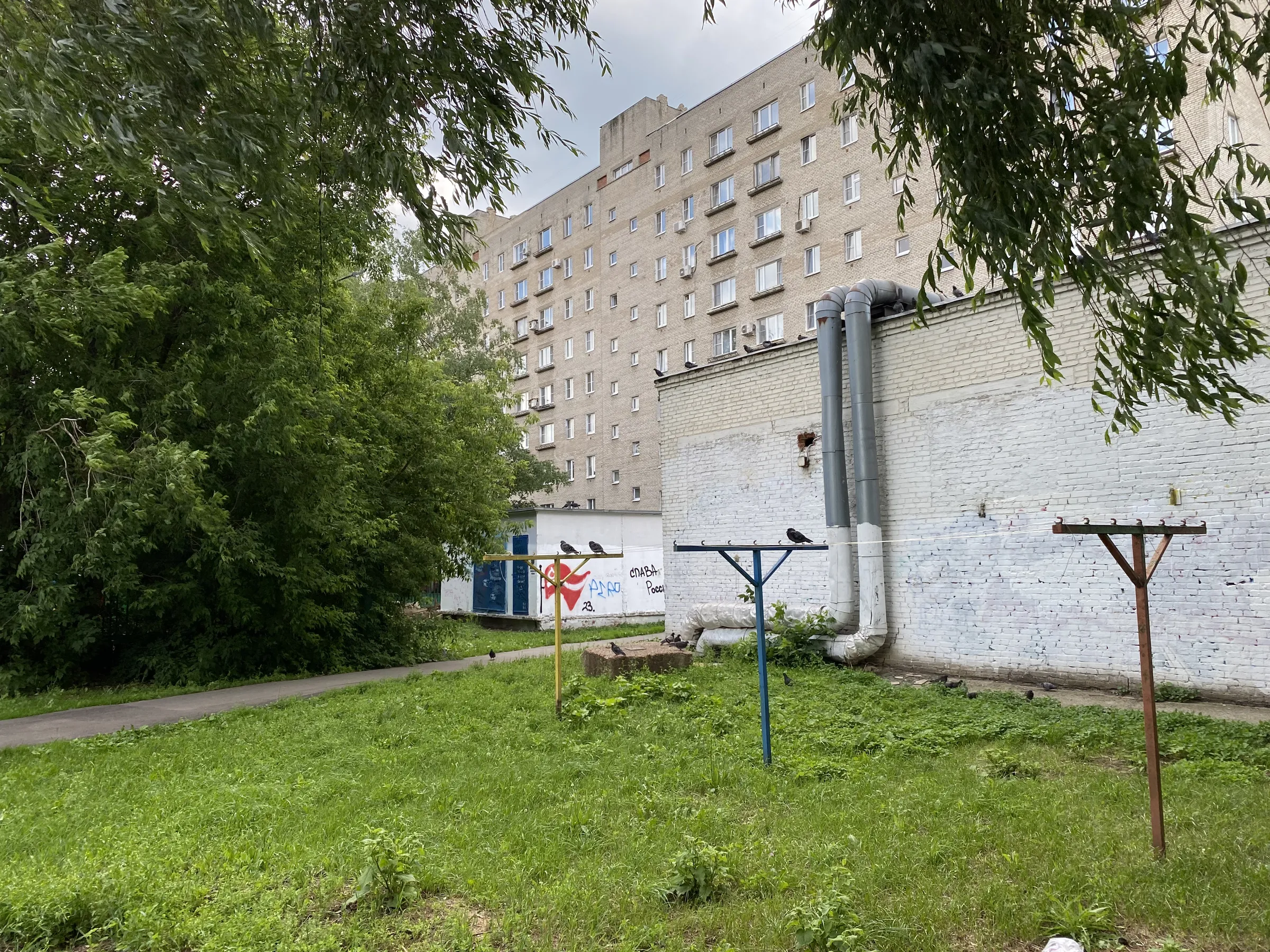 Двор с трубопроводом, фото 8