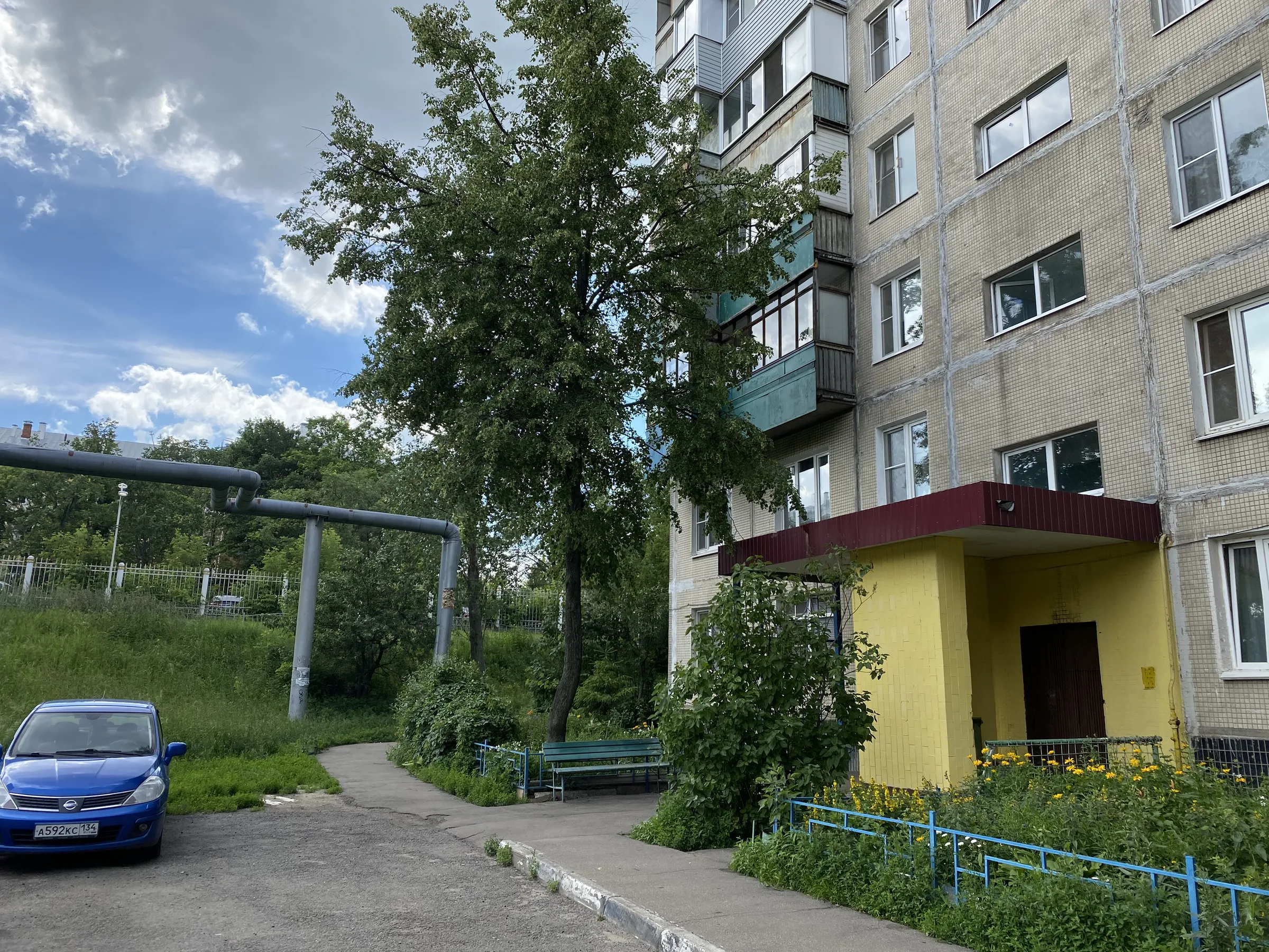 Двор с трубопроводом, фото 12