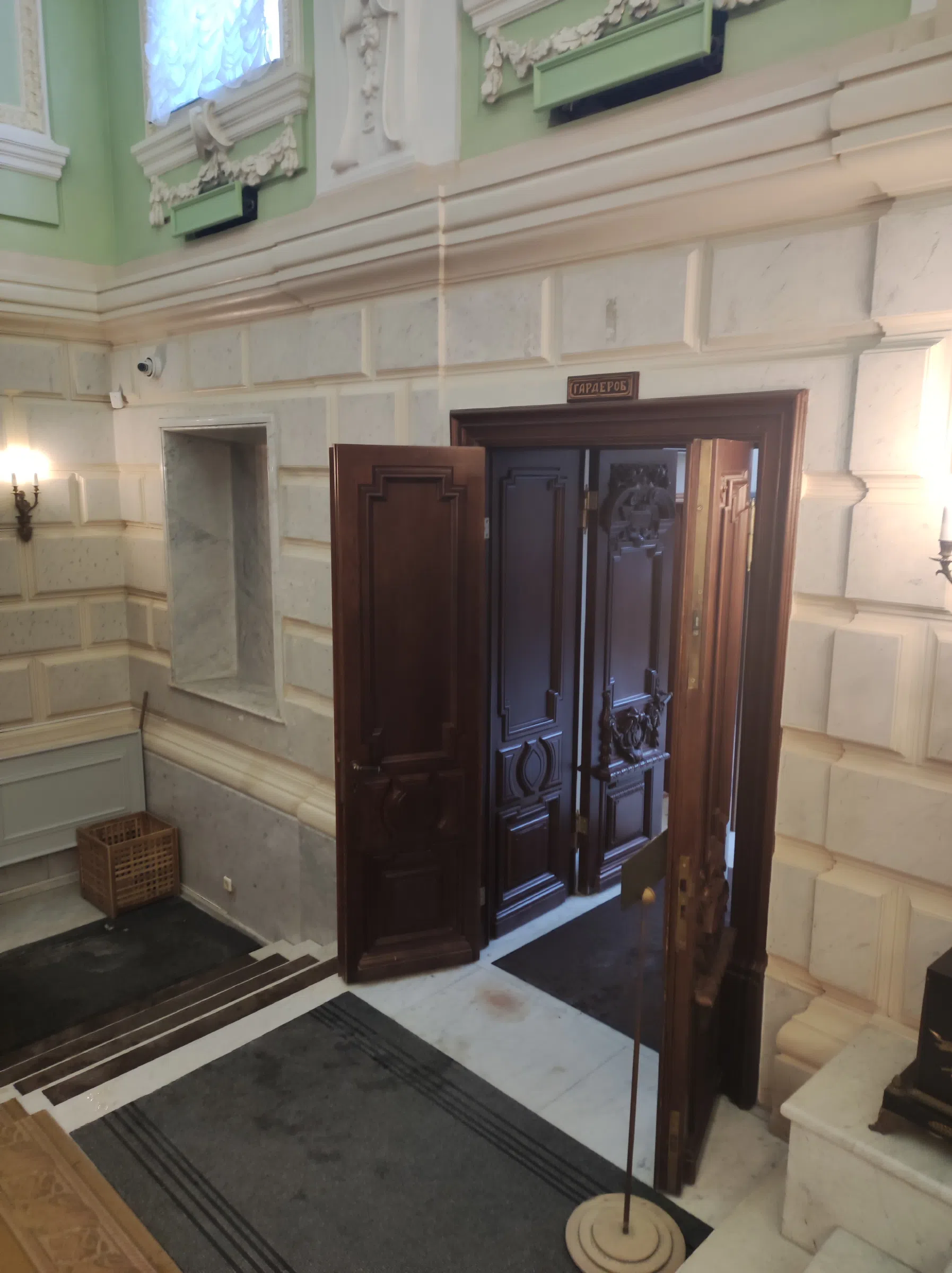 Музейная классика с панорамной дверью, фото 9