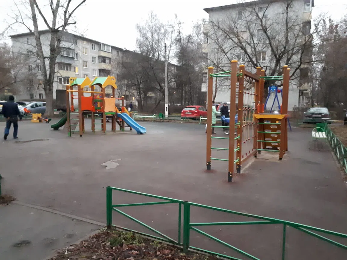 Детская площадка в парке, фото 3