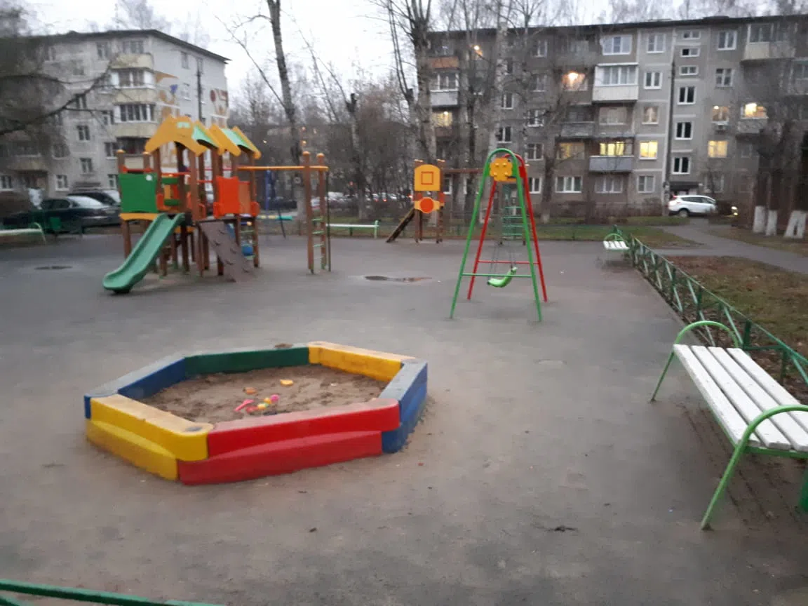 Детская площадка в парке, фото 2