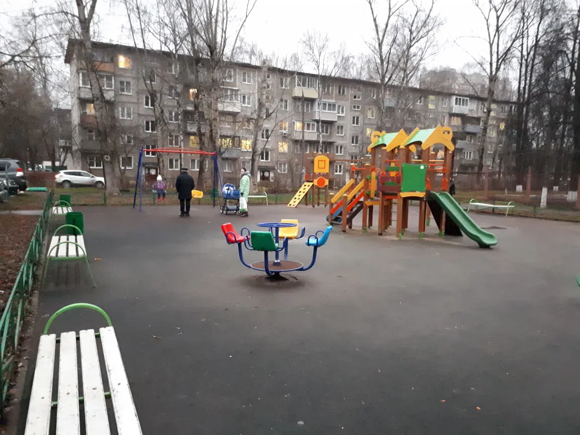 Детская площадка в парке, фото 1