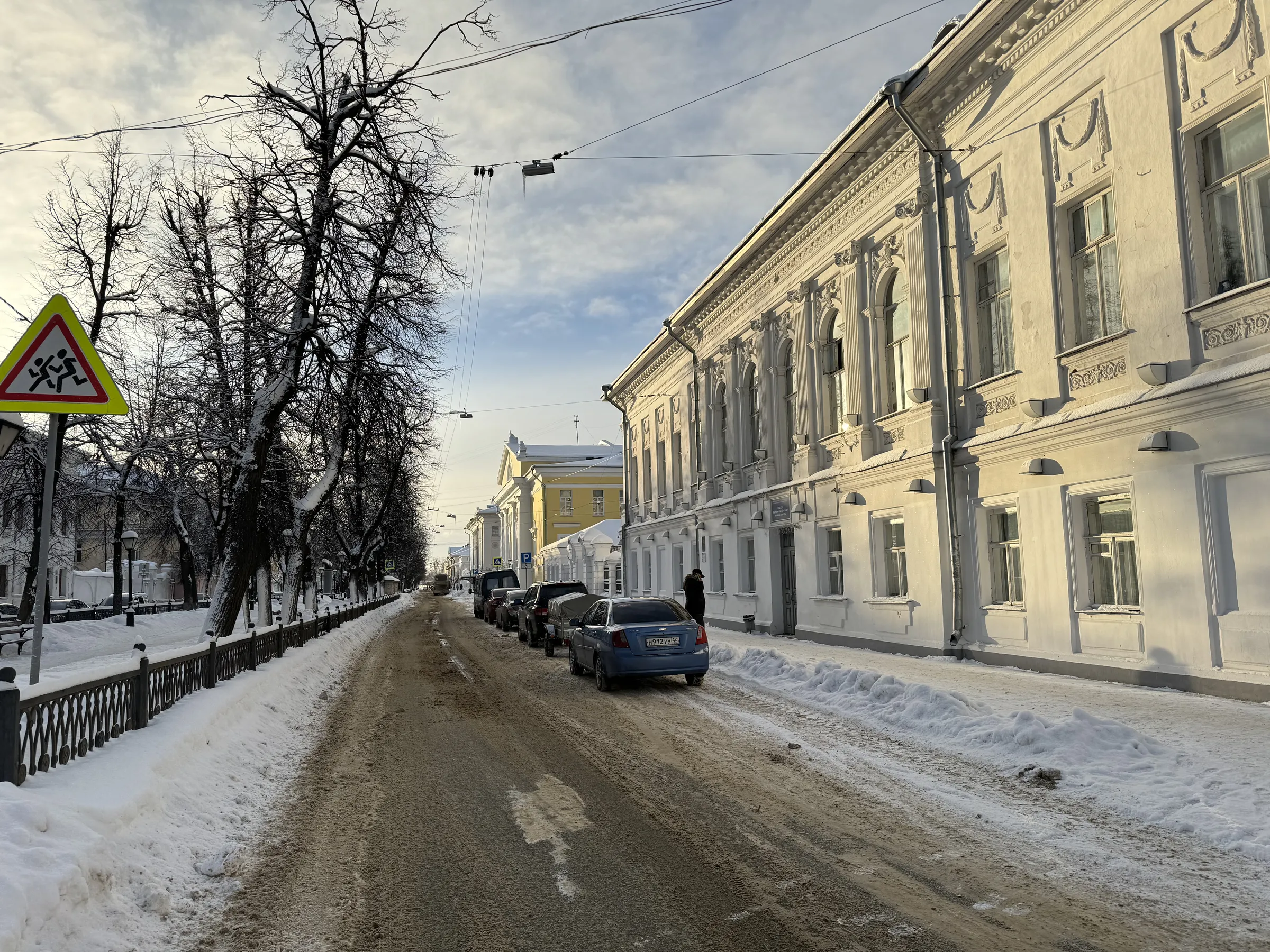 Белый фасад с лепниной, фото 2