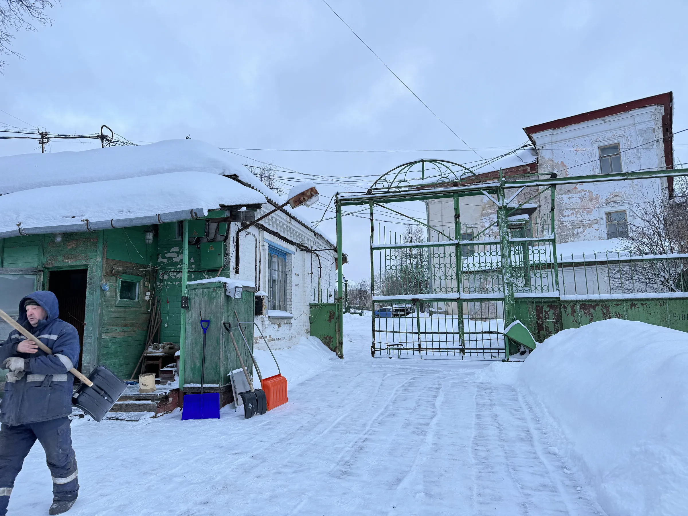 Заводское управление с парадным входом, фото 12