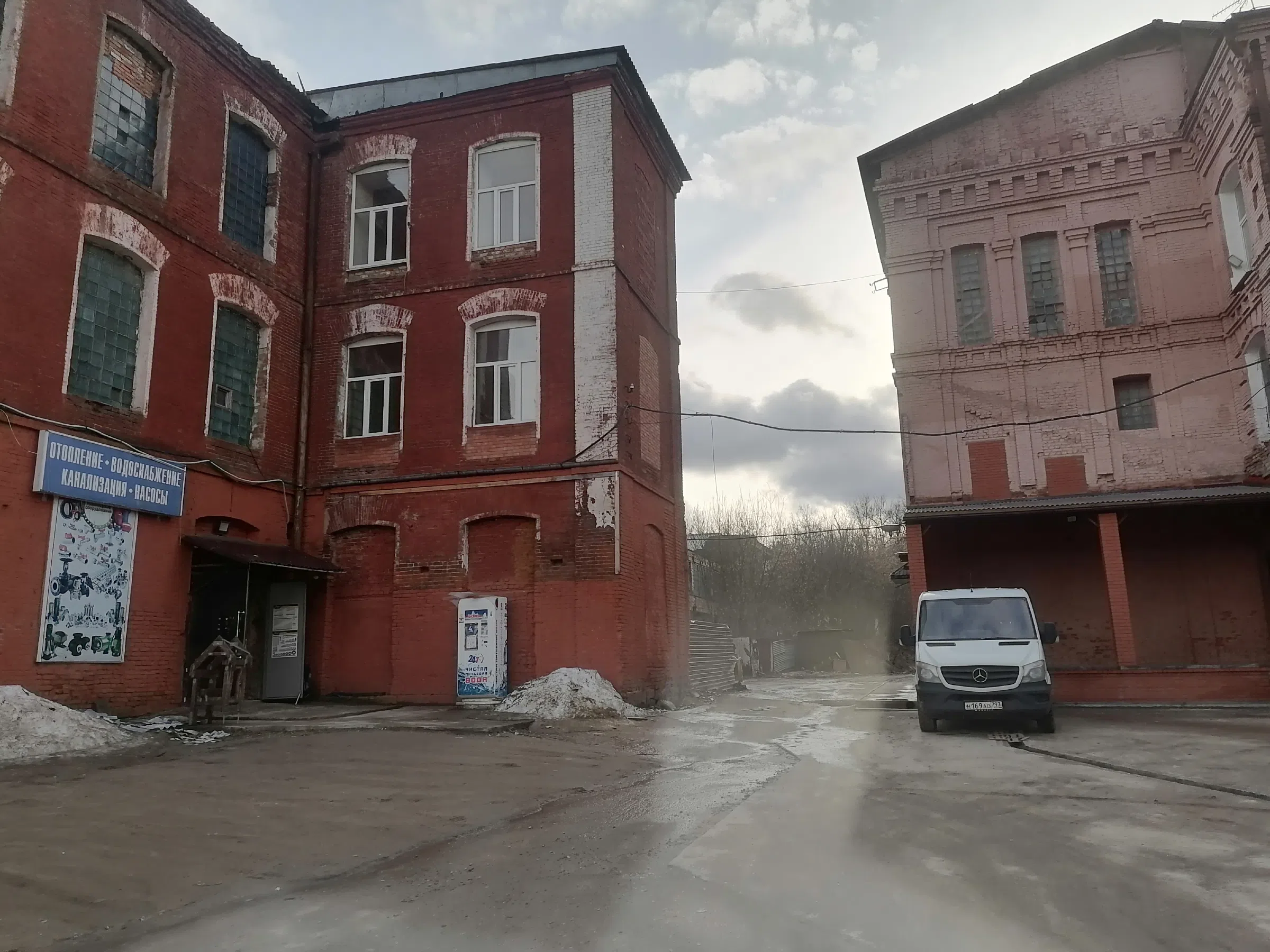 Заводской корпус кирпичный, фото 10