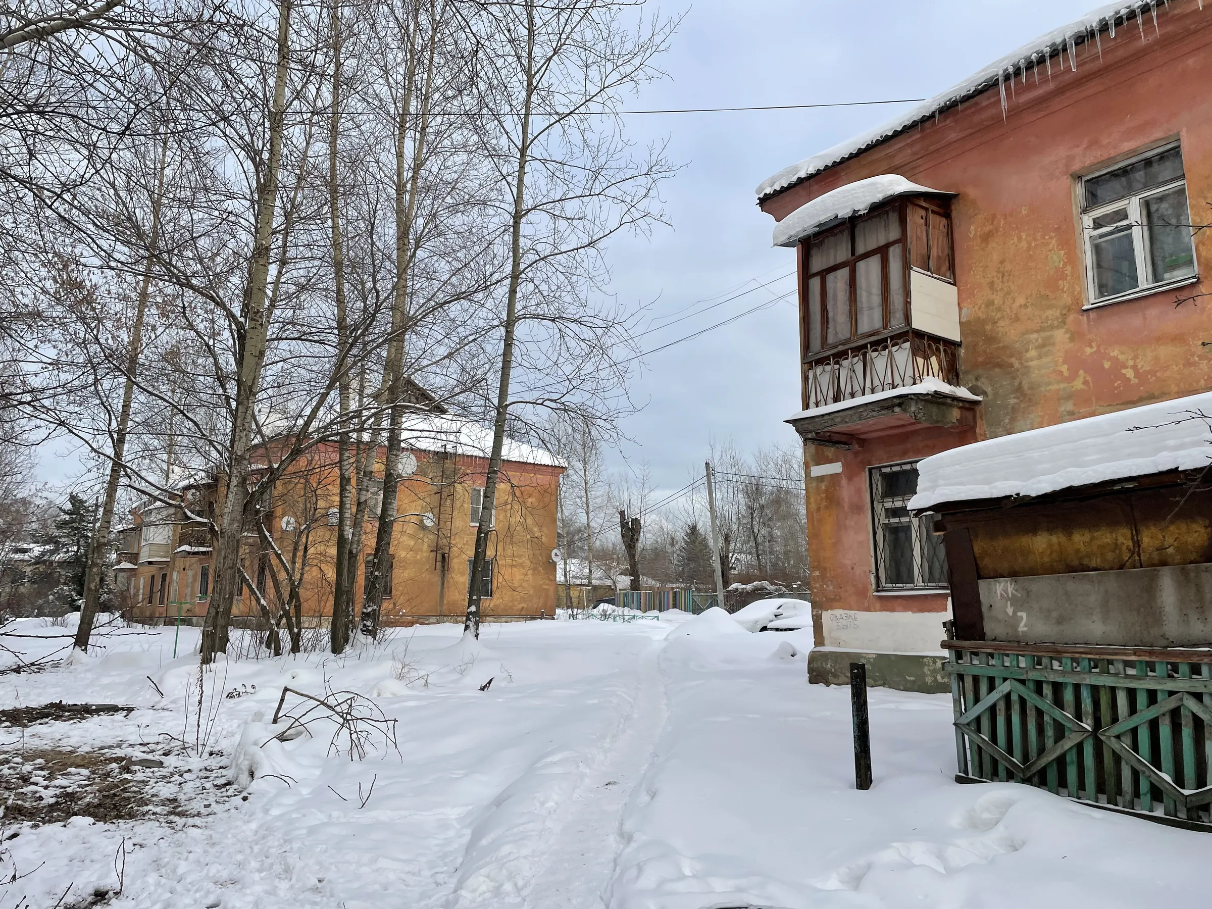 Жёлтая сталинка деревня, фото 12