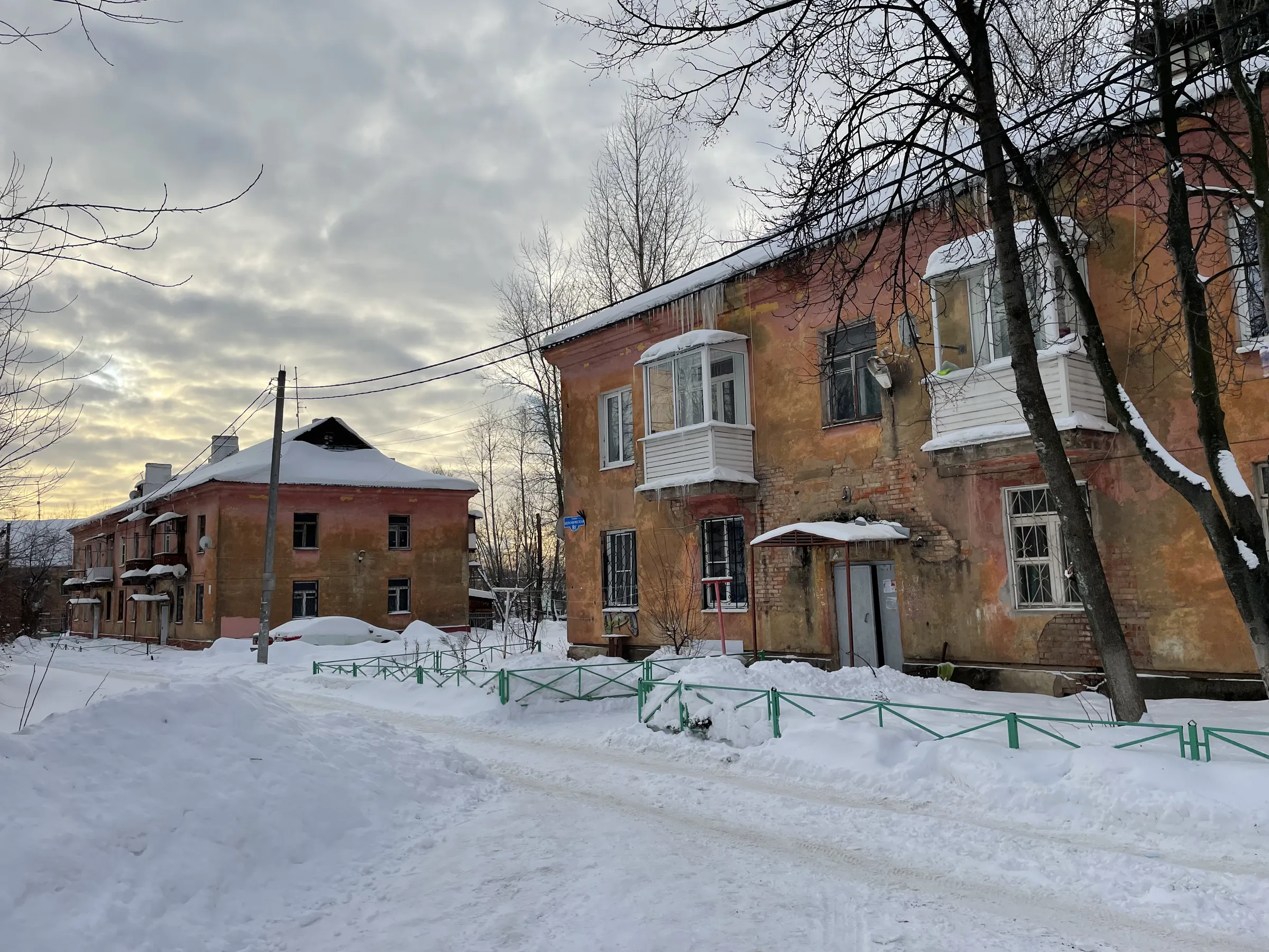 Жёлтая сталинка деревня, фото 17