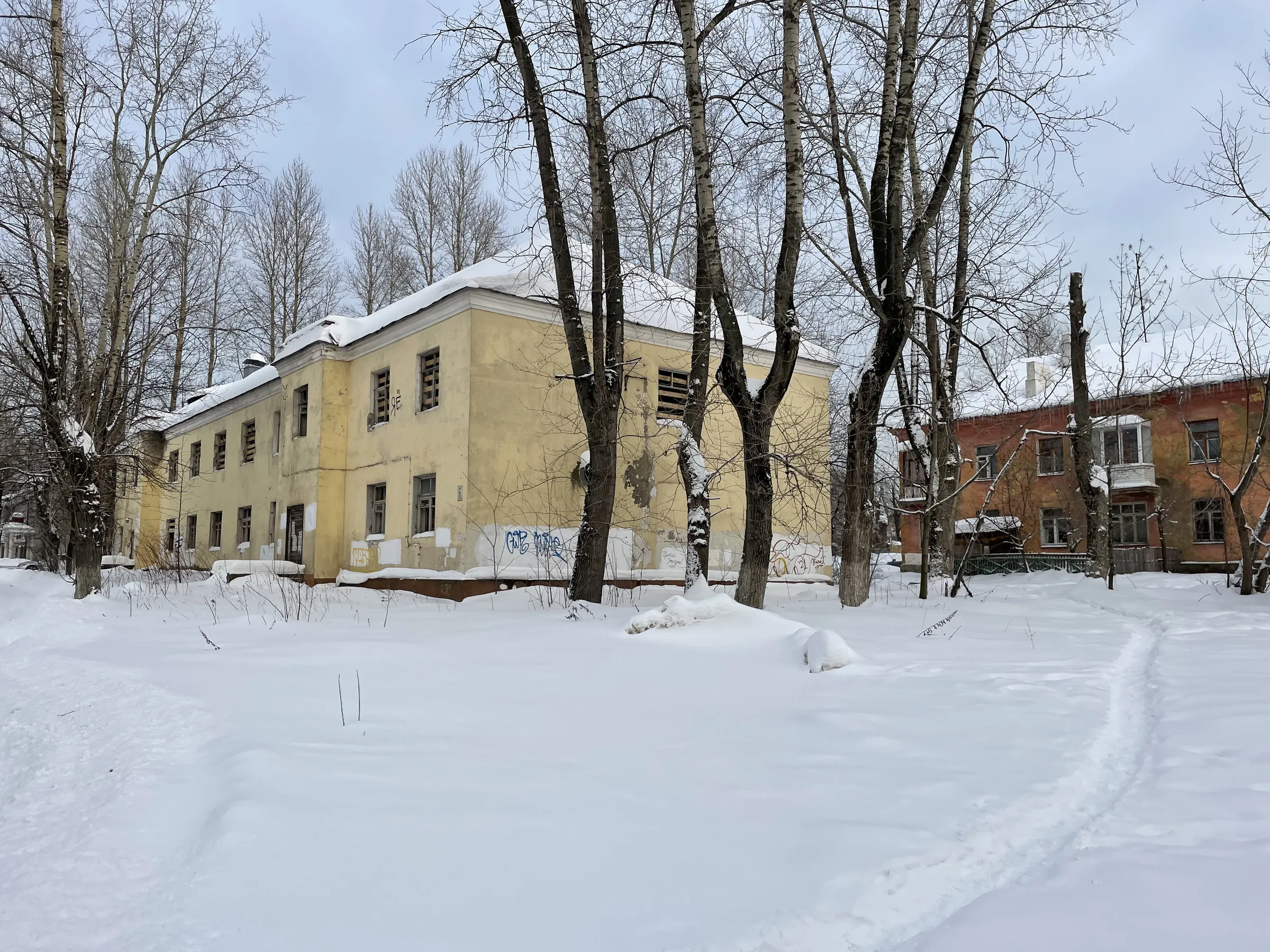 Жёлтая сталинка деревня, фото 10