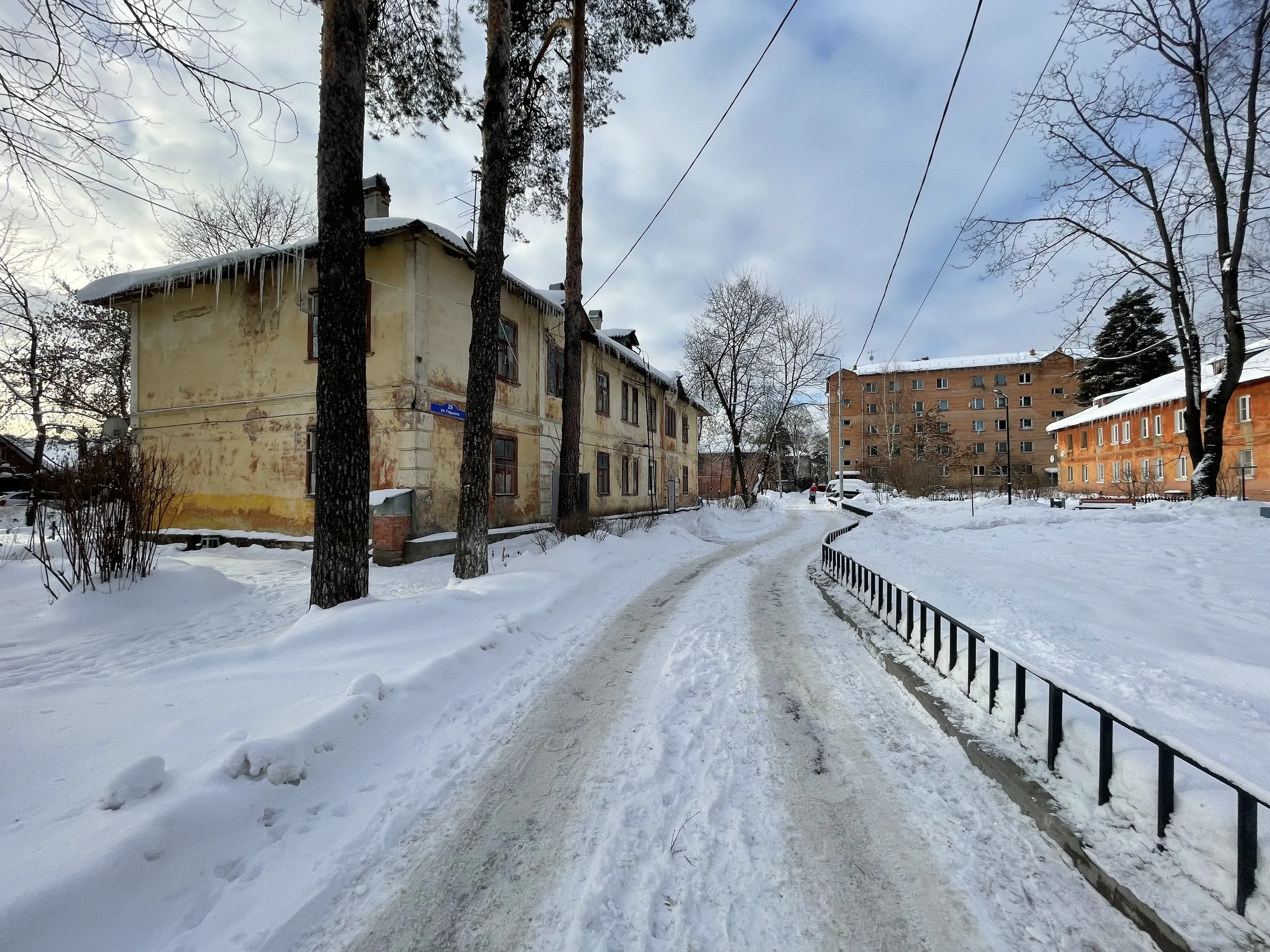 Жёлтая сталинка деревня, фото 7