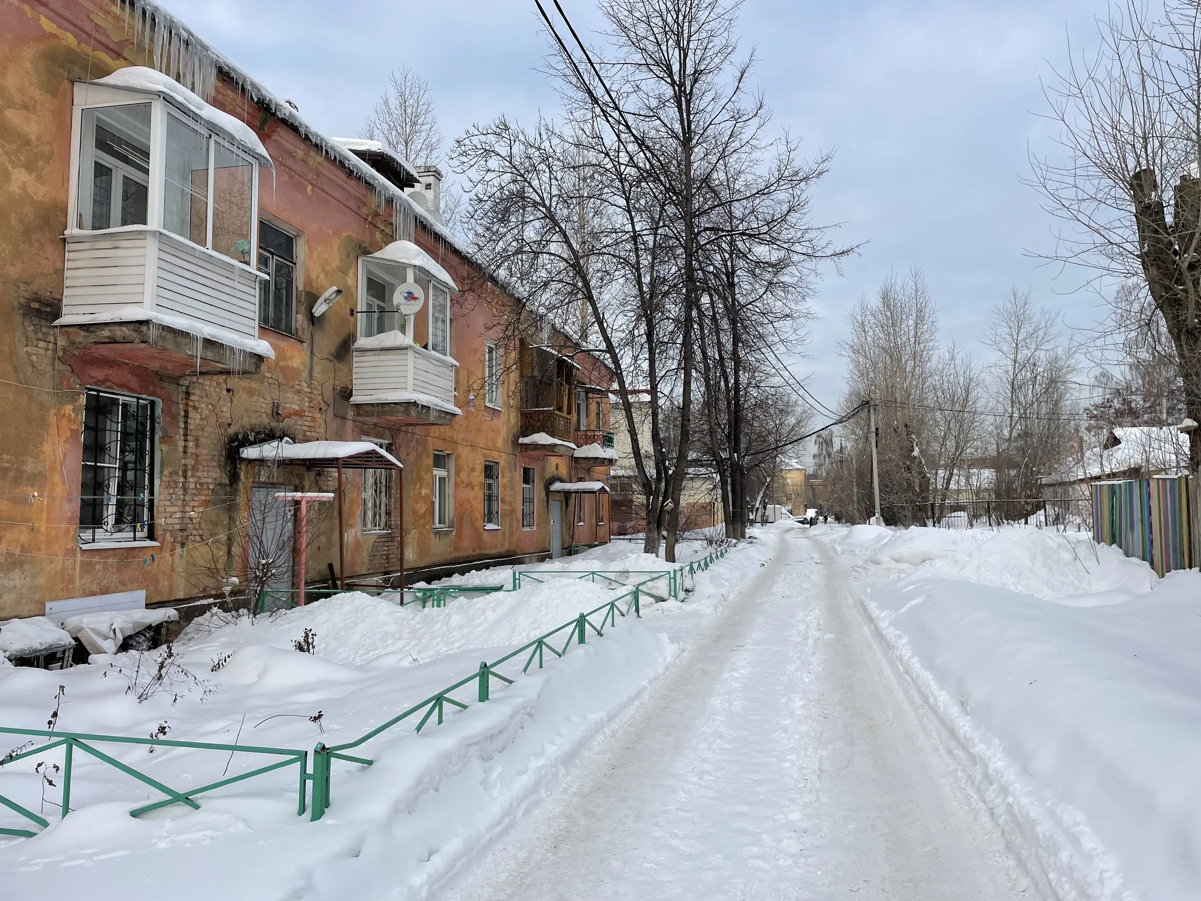 Жёлтая сталинка деревня, фото 16