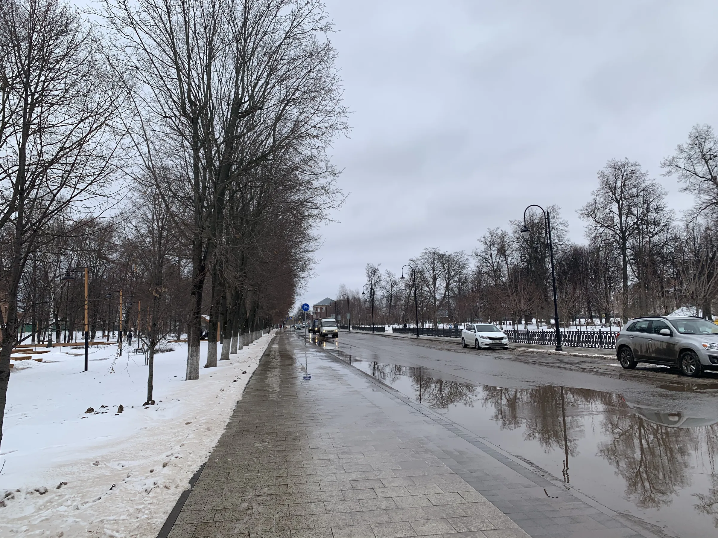 Парадная улица провинциального города, фото 5
