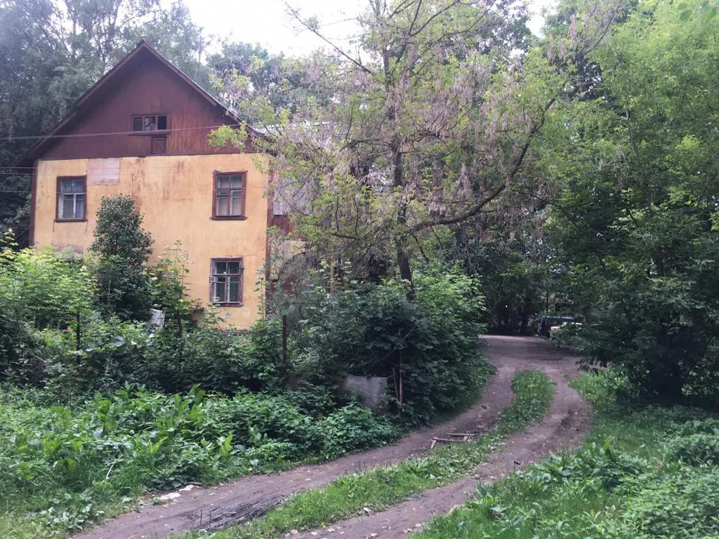Сталинка с облупившейся штукатуркой, фото 10