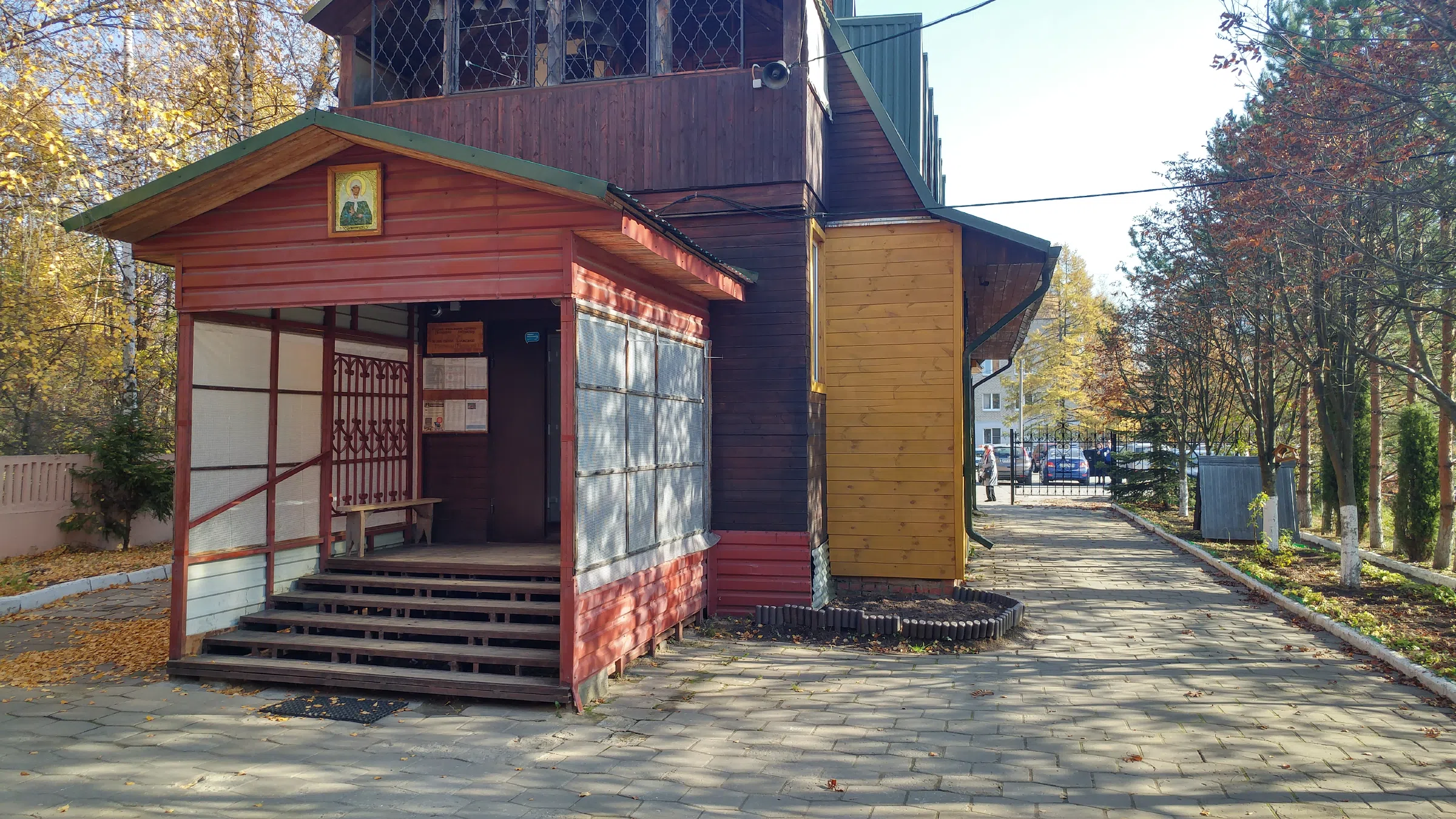 Парковка у жилых домов, фото 17