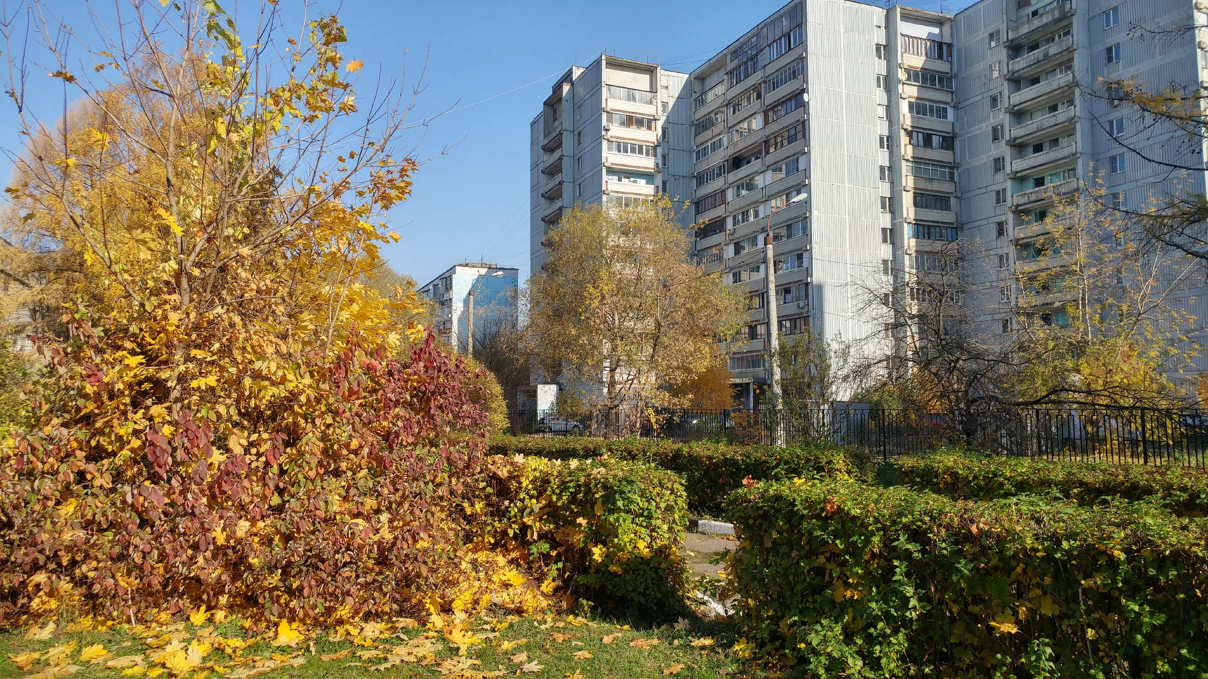 Парковка у жилых домов, фото 4
