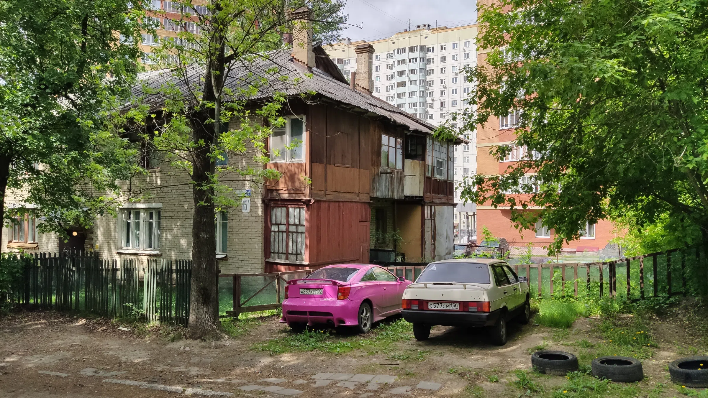 Деревенский дом с резьбой, фото 9