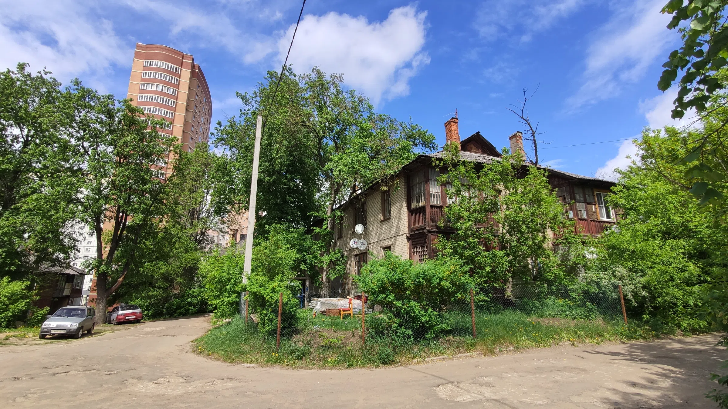 Деревенский дом с резьбой, фото 6