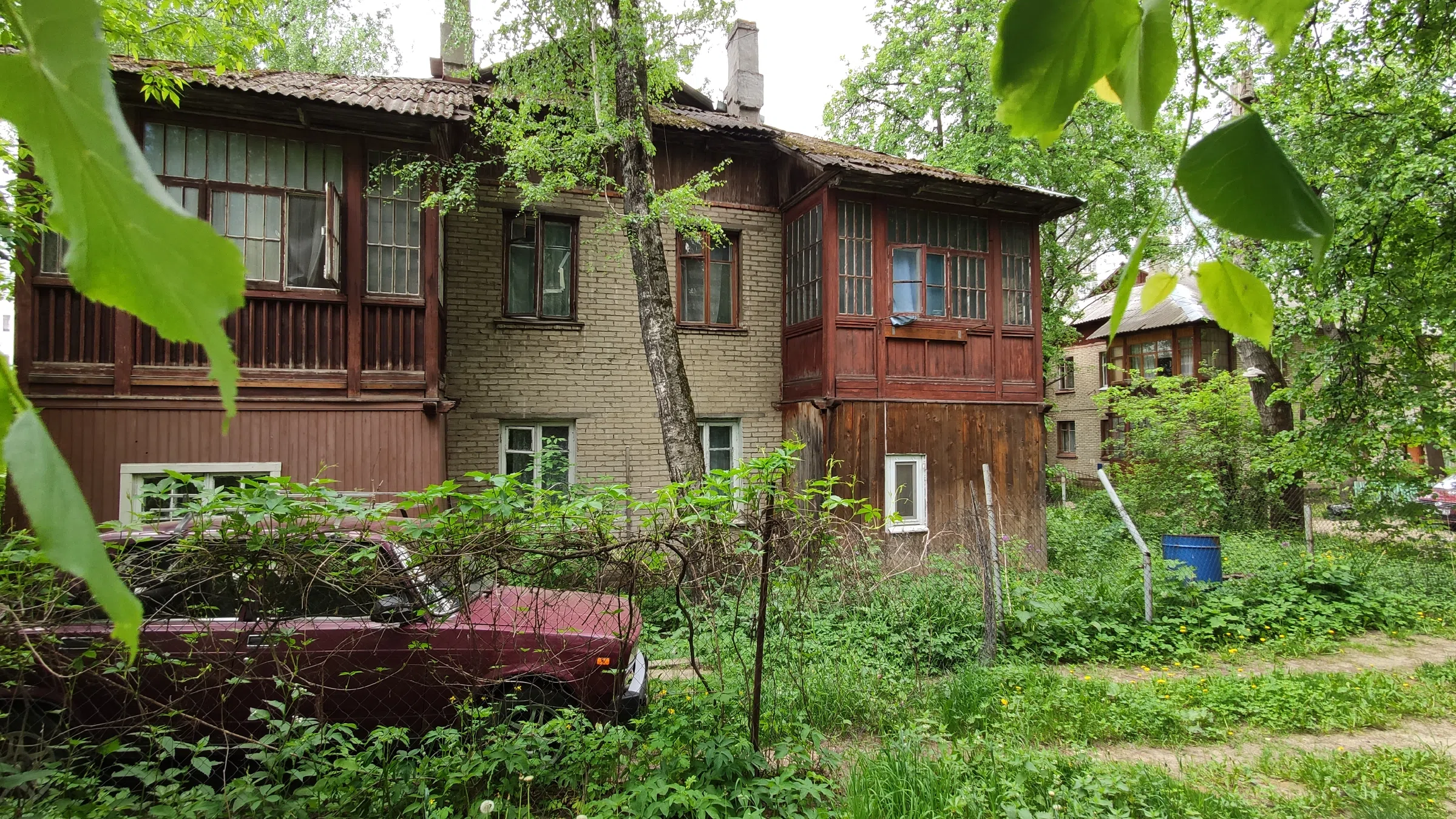 Деревенский дом с резьбой, фото 17
