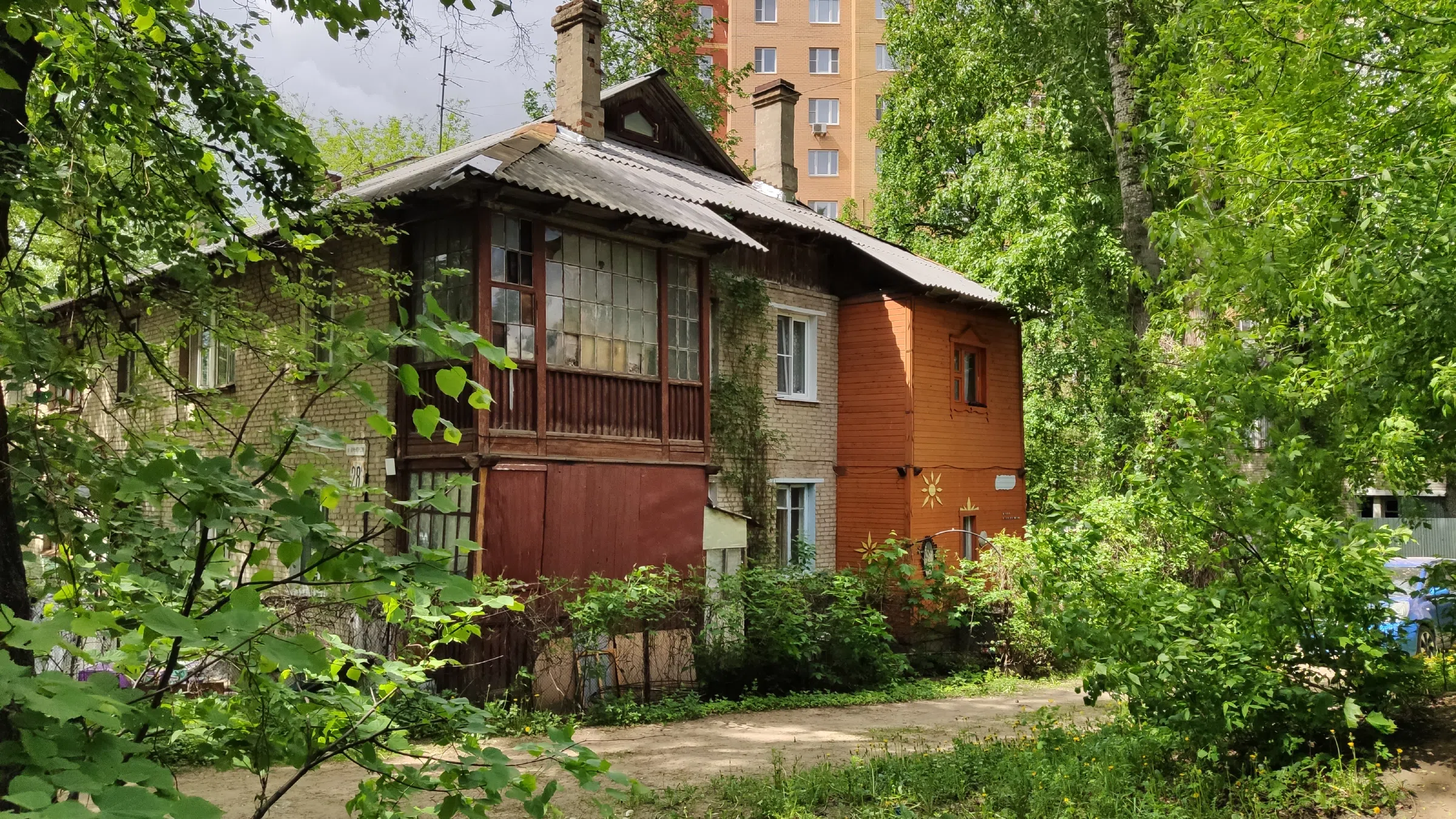 Деревенский дом с резьбой, фото 11