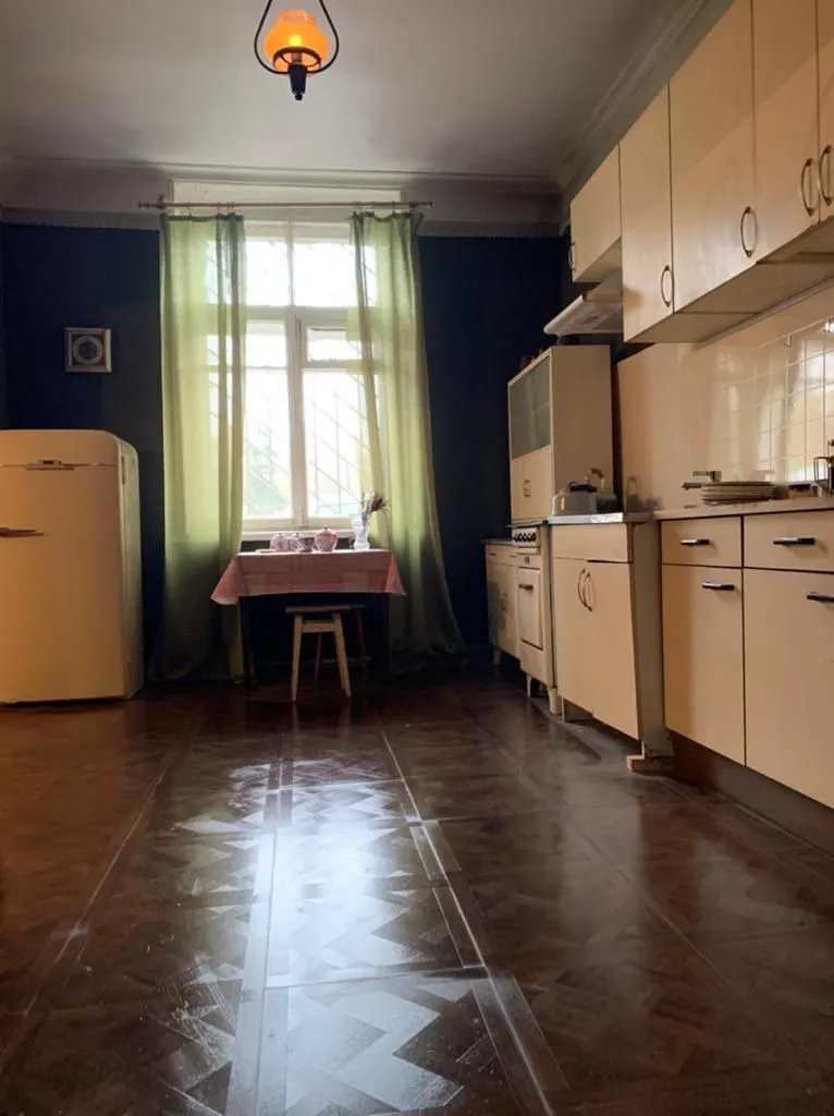 Сталинка с синими стенами, фото 3