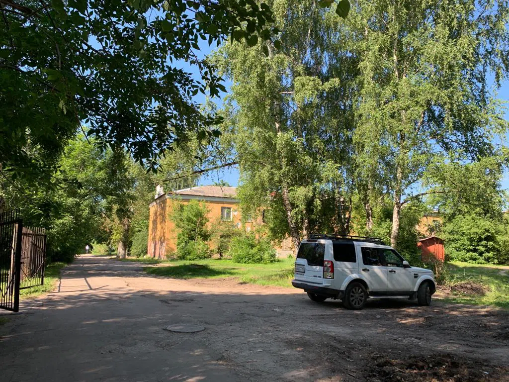 Старый двор с качелями, фото 4