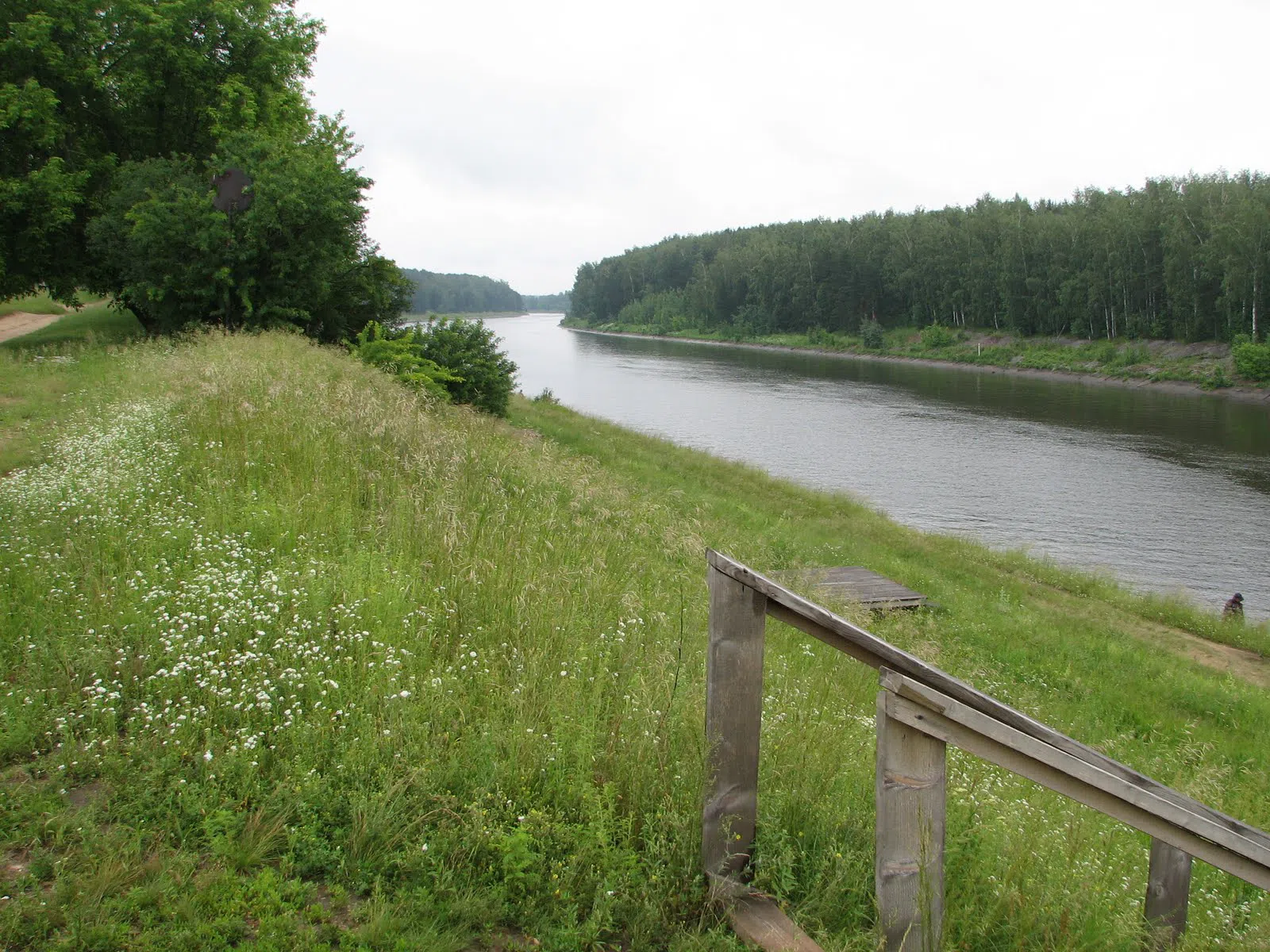 Природный ландшафт с водоемом, фото 5