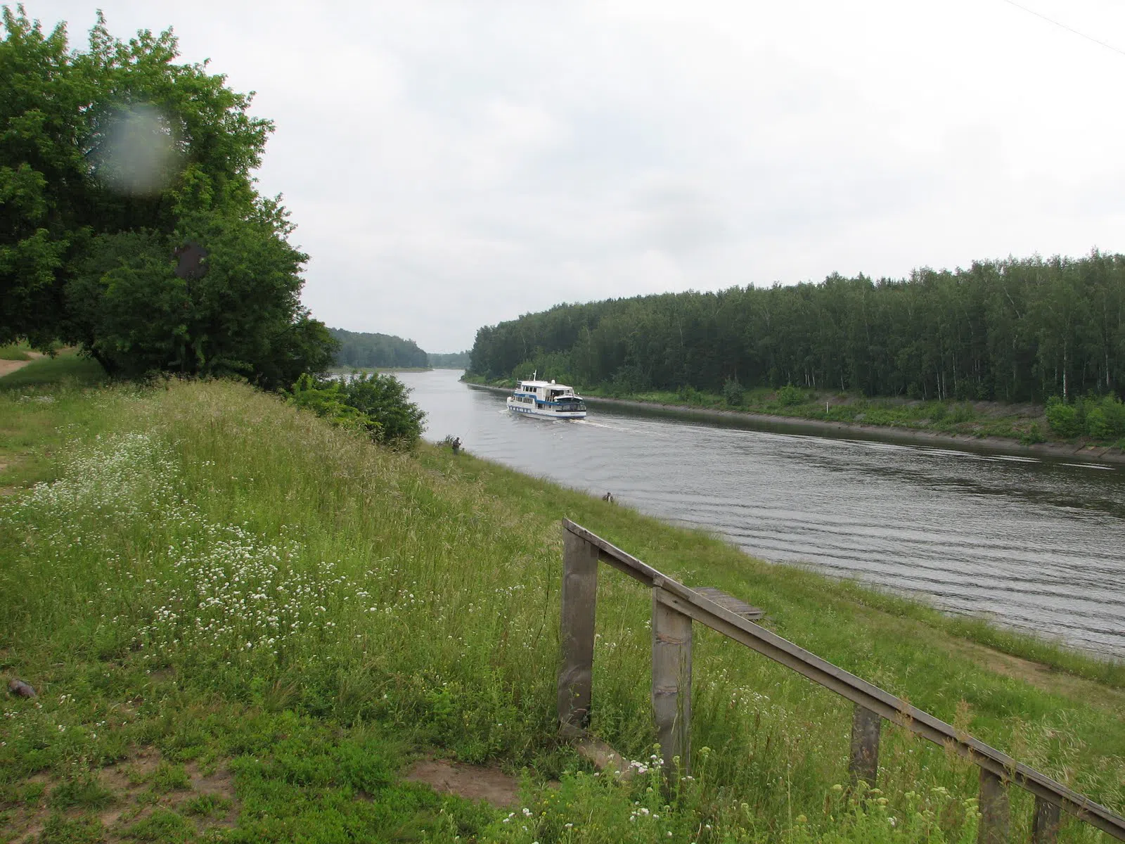 Природный ландшафт с водоемом, фото 17