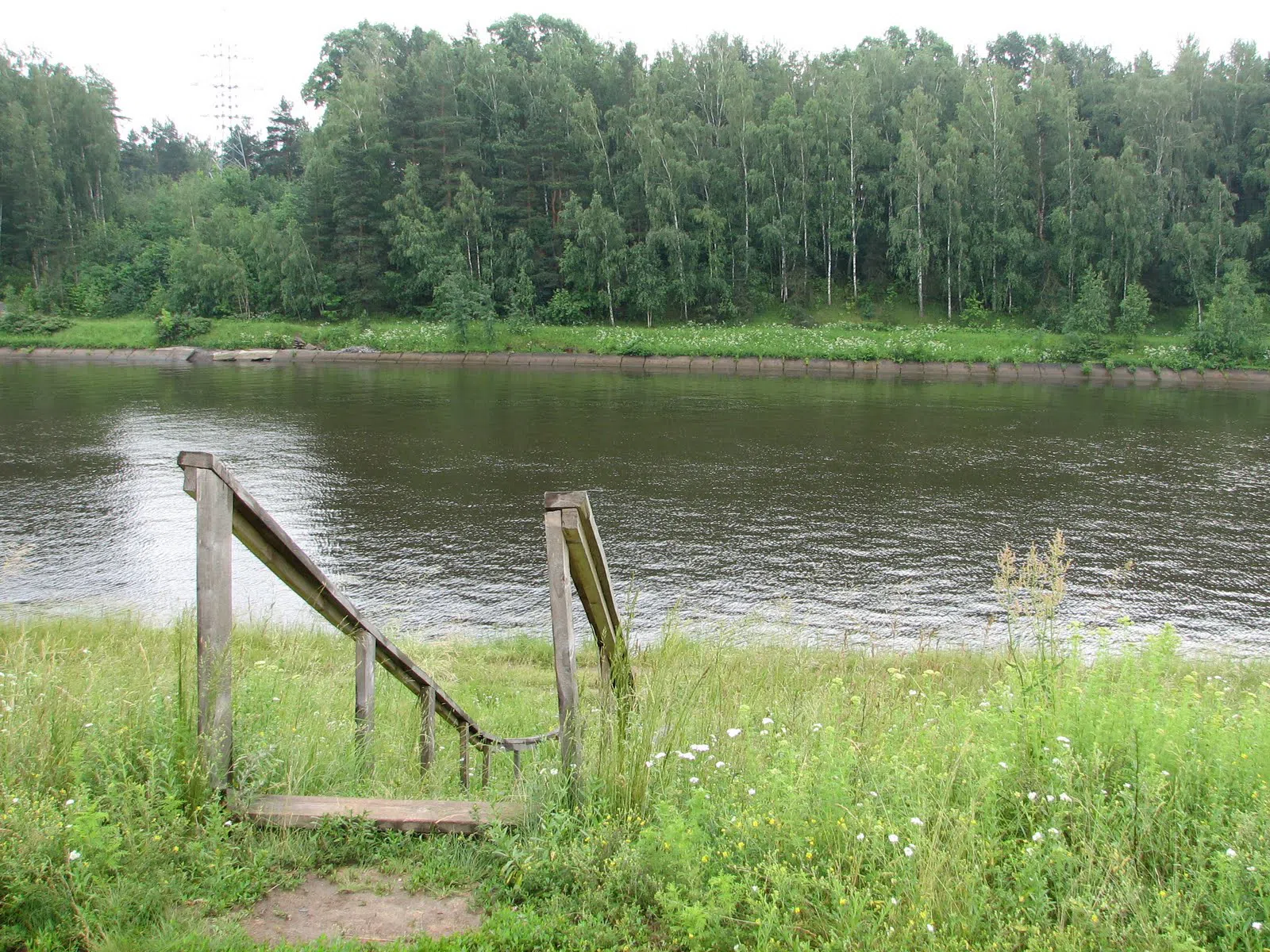 Природный ландшафт с водоемом, фото 2