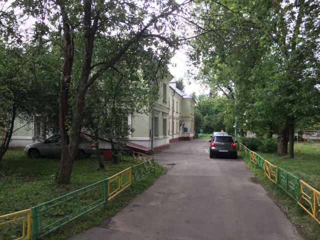 Двухэтажный дом в зелёном дворе, фото 5