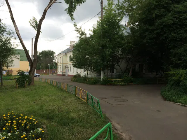 Двухэтажный дом в зелёном дворе, фото 12