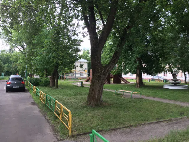 Двухэтажный дом в зелёном дворе, фото 7