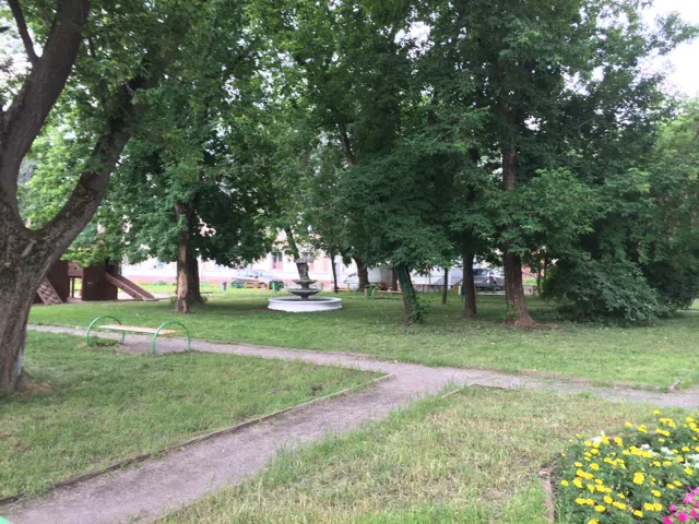 Двухэтажный дом в зелёном дворе, фото 9