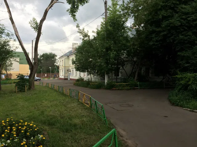 Двухэтажный дом в зелёном дворе, фото 13