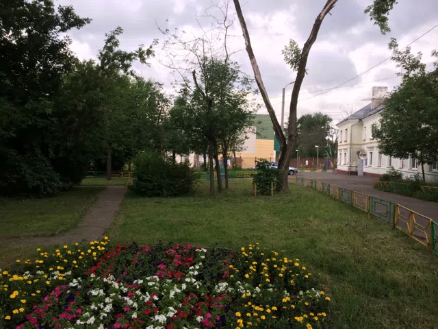 Двухэтажный дом в зелёном дворе, фото 11