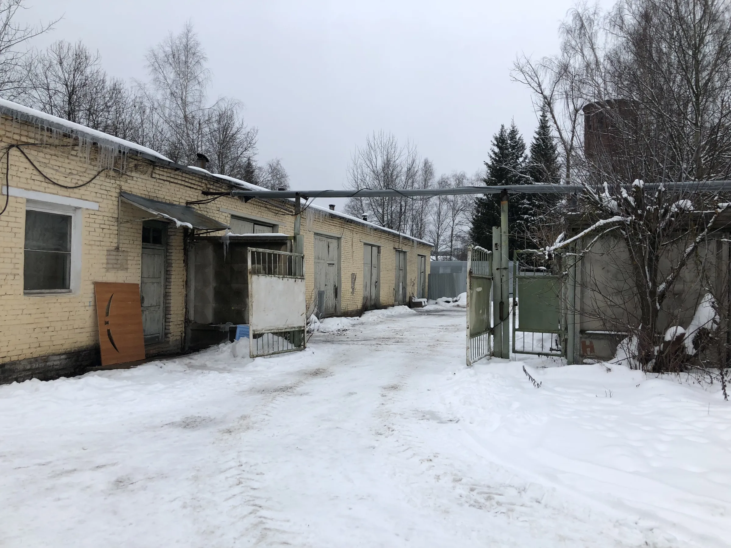 Заброшенный поселок при заводе, фото 15