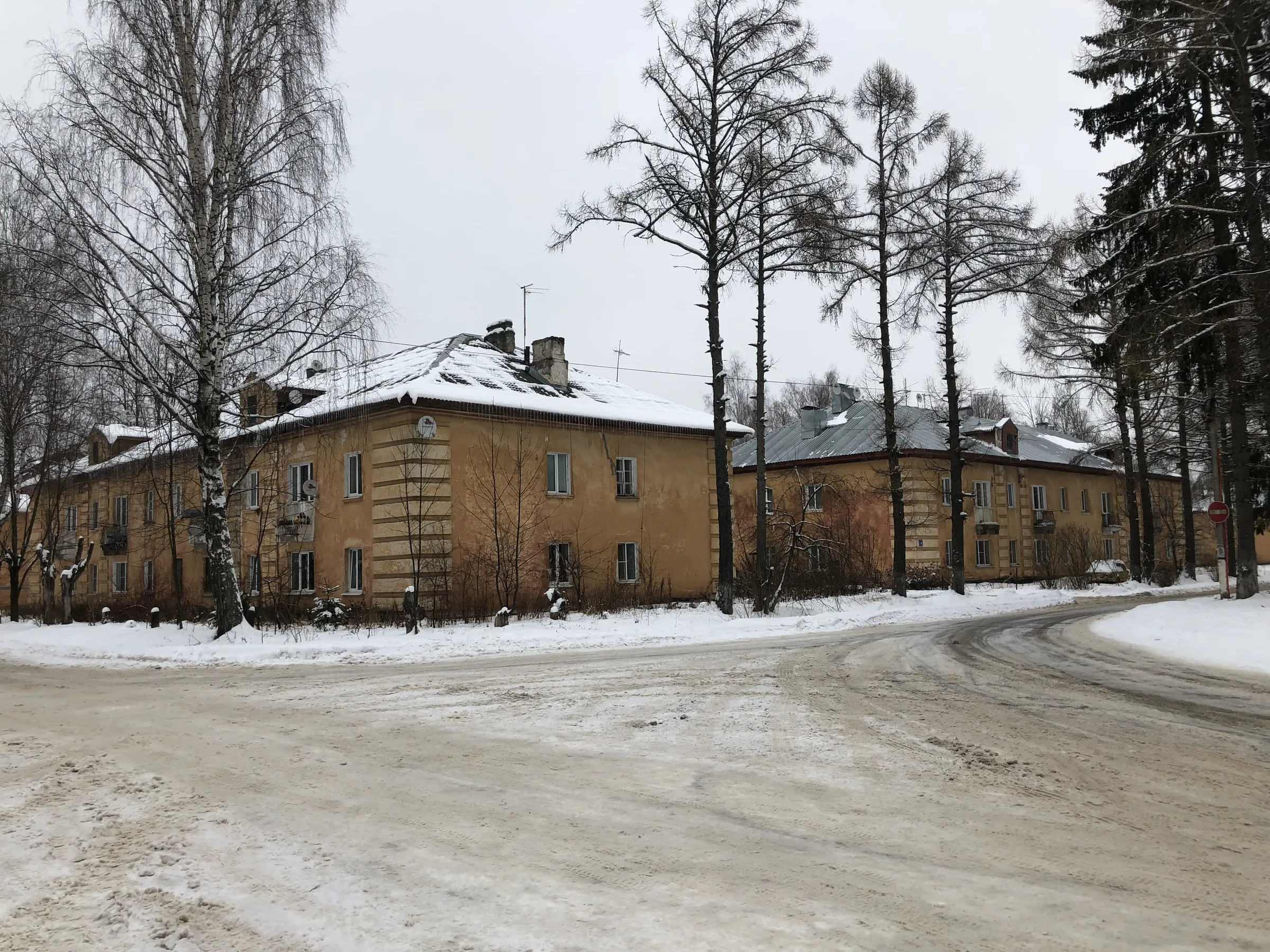 Заброшенный поселок при заводе, фото 3