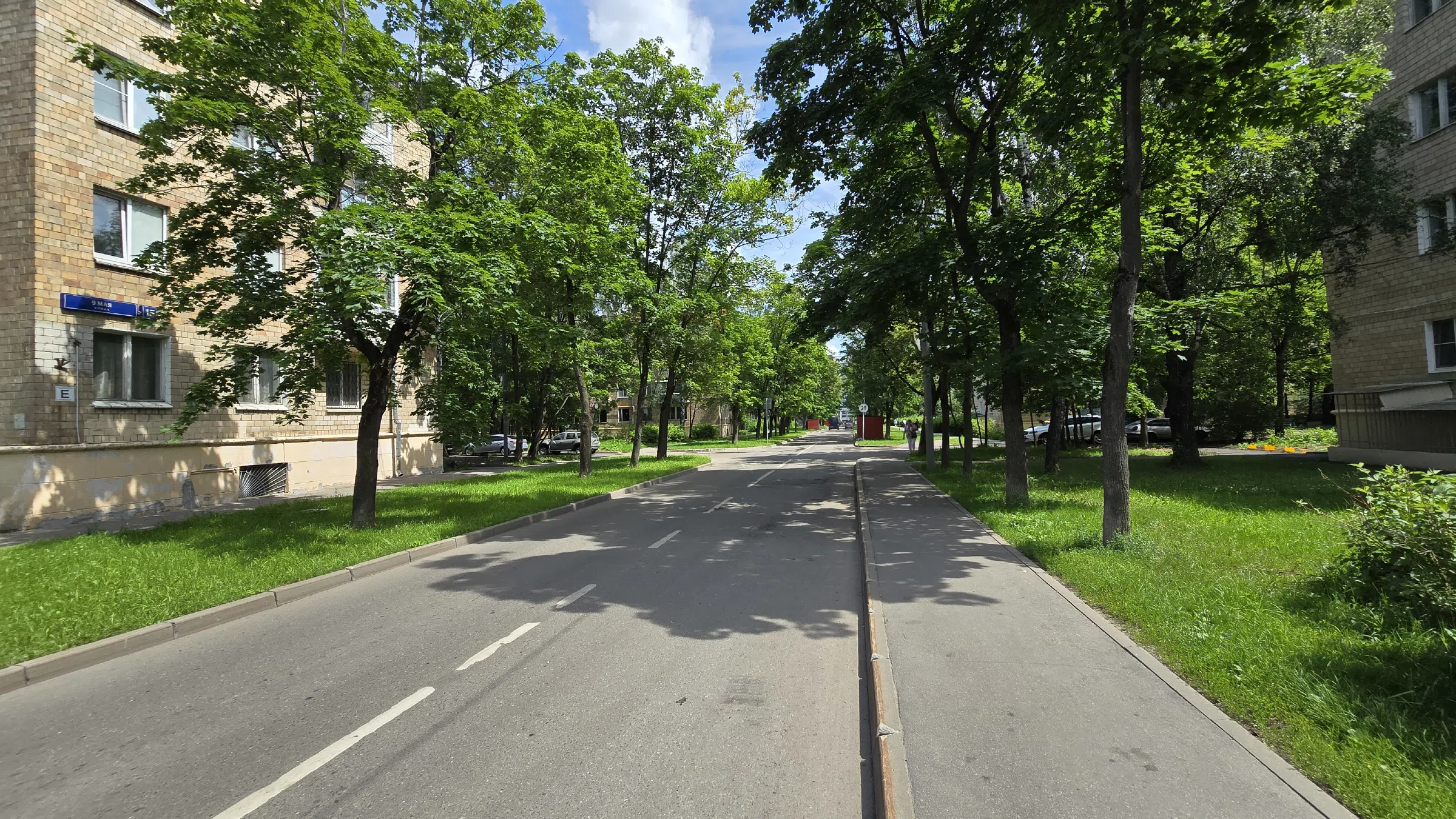 Улица с широким газоном, фото 17