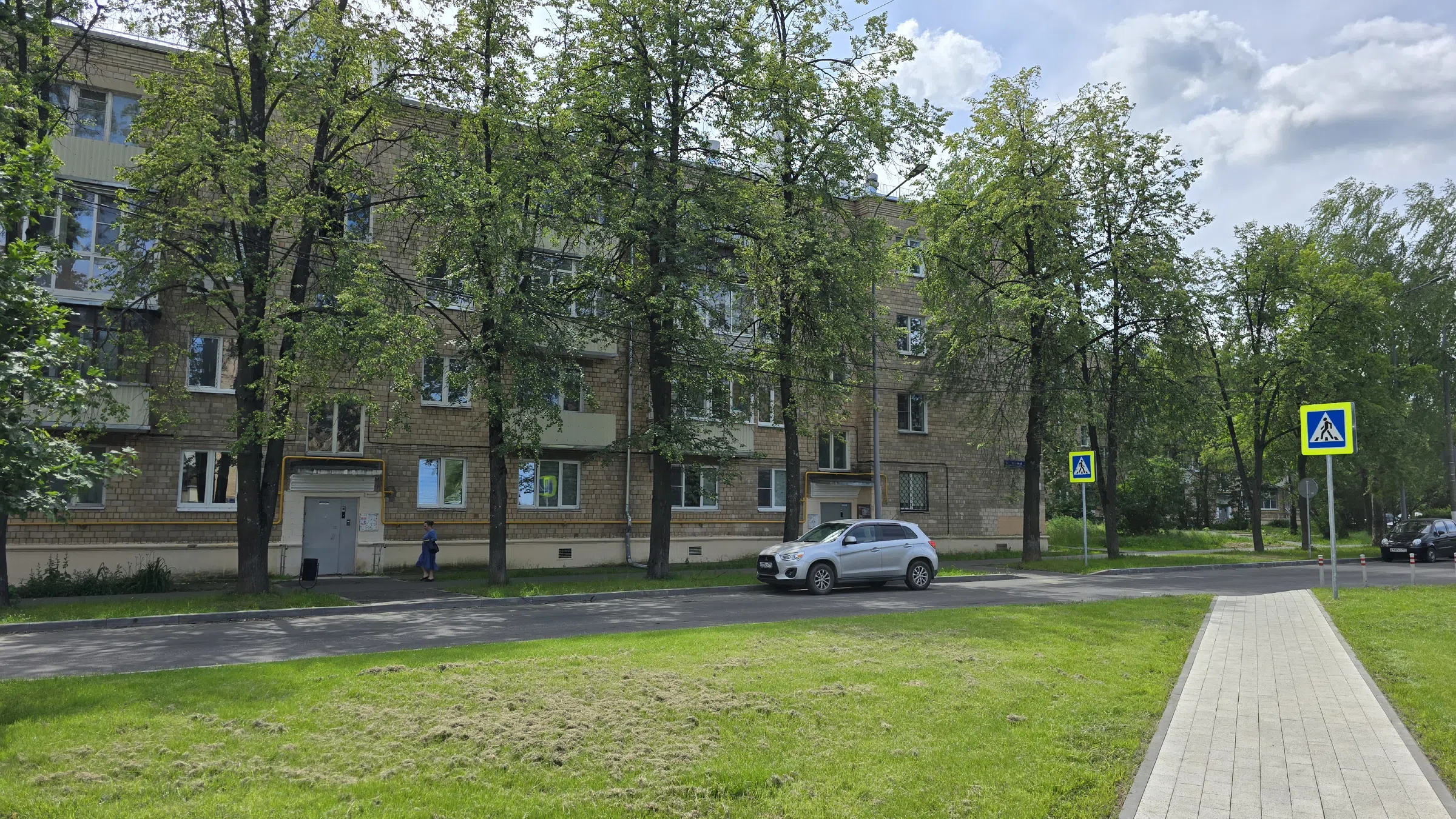 Улица с широким газоном, фото 4