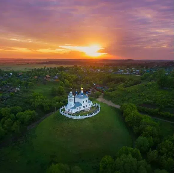 Церковь на холме, фото 1