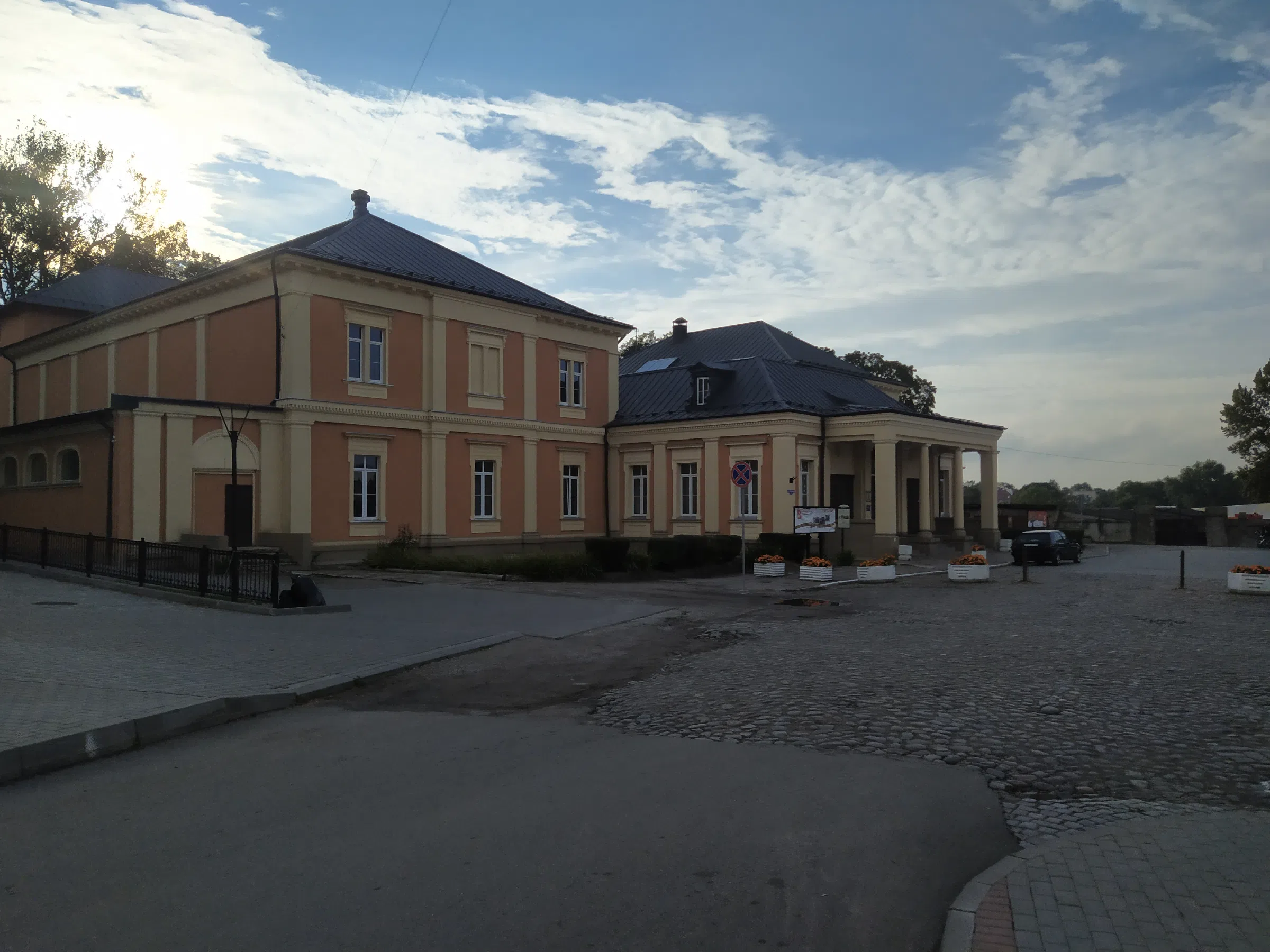 Классический Фасад с Колоннами, фото 1