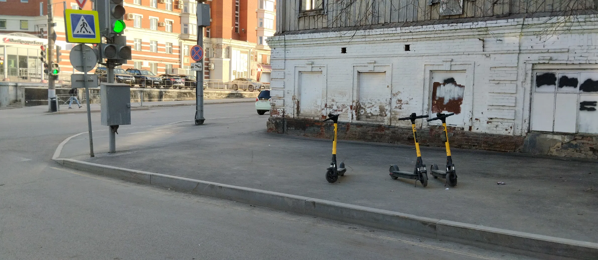 Городская улица с домом, фото 2
