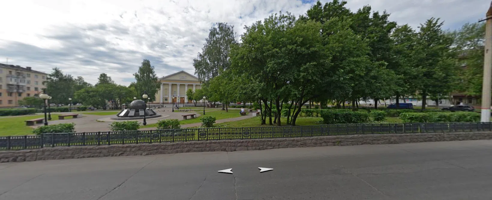 Городской парк с колоннами, фото 2