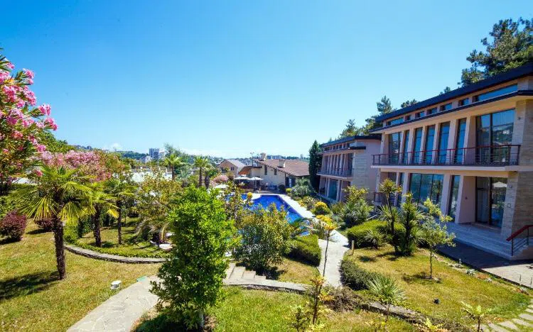 Большой дом с бассейном, фото 4