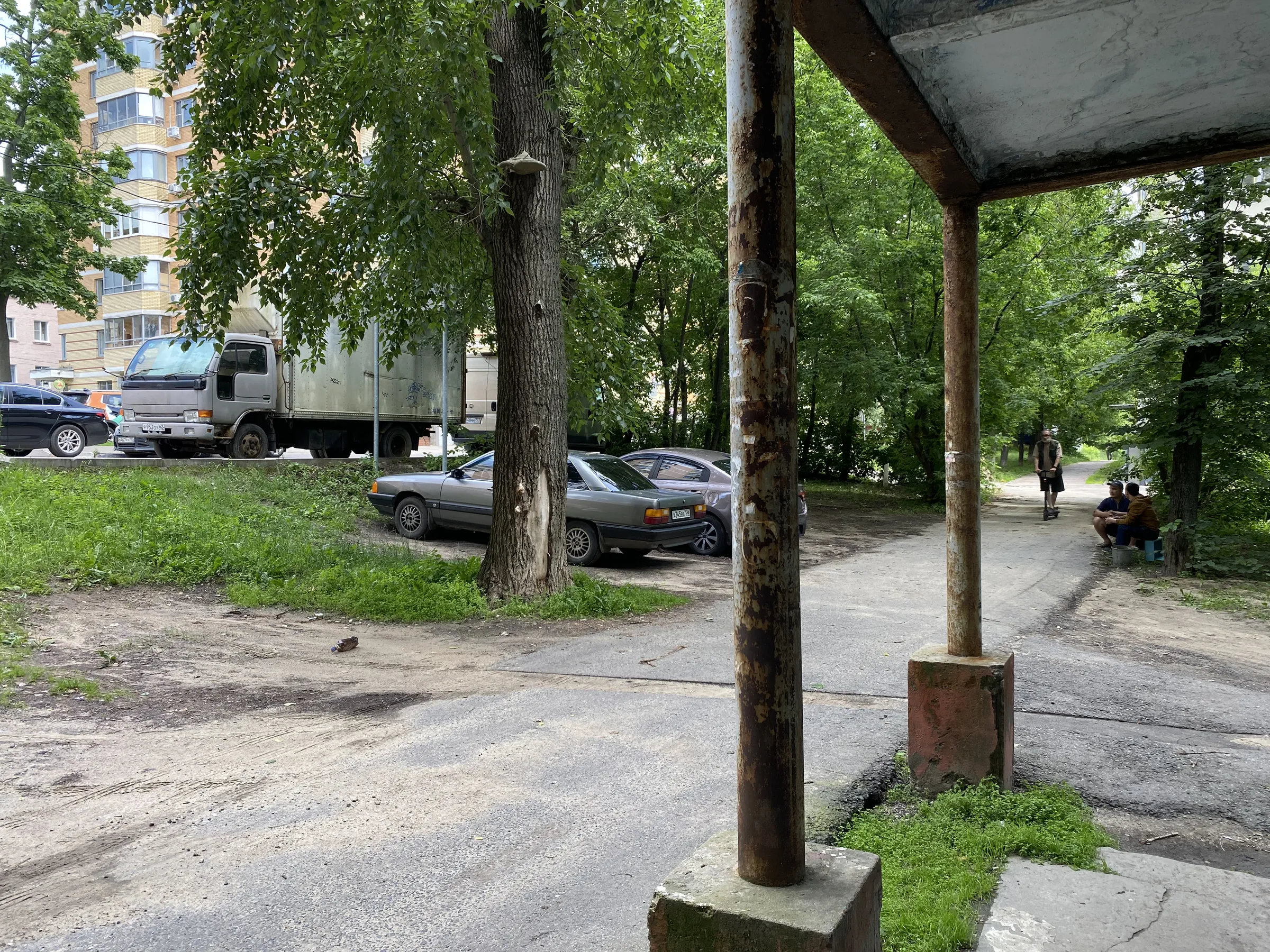 Контрастный двор общаги, фото 5