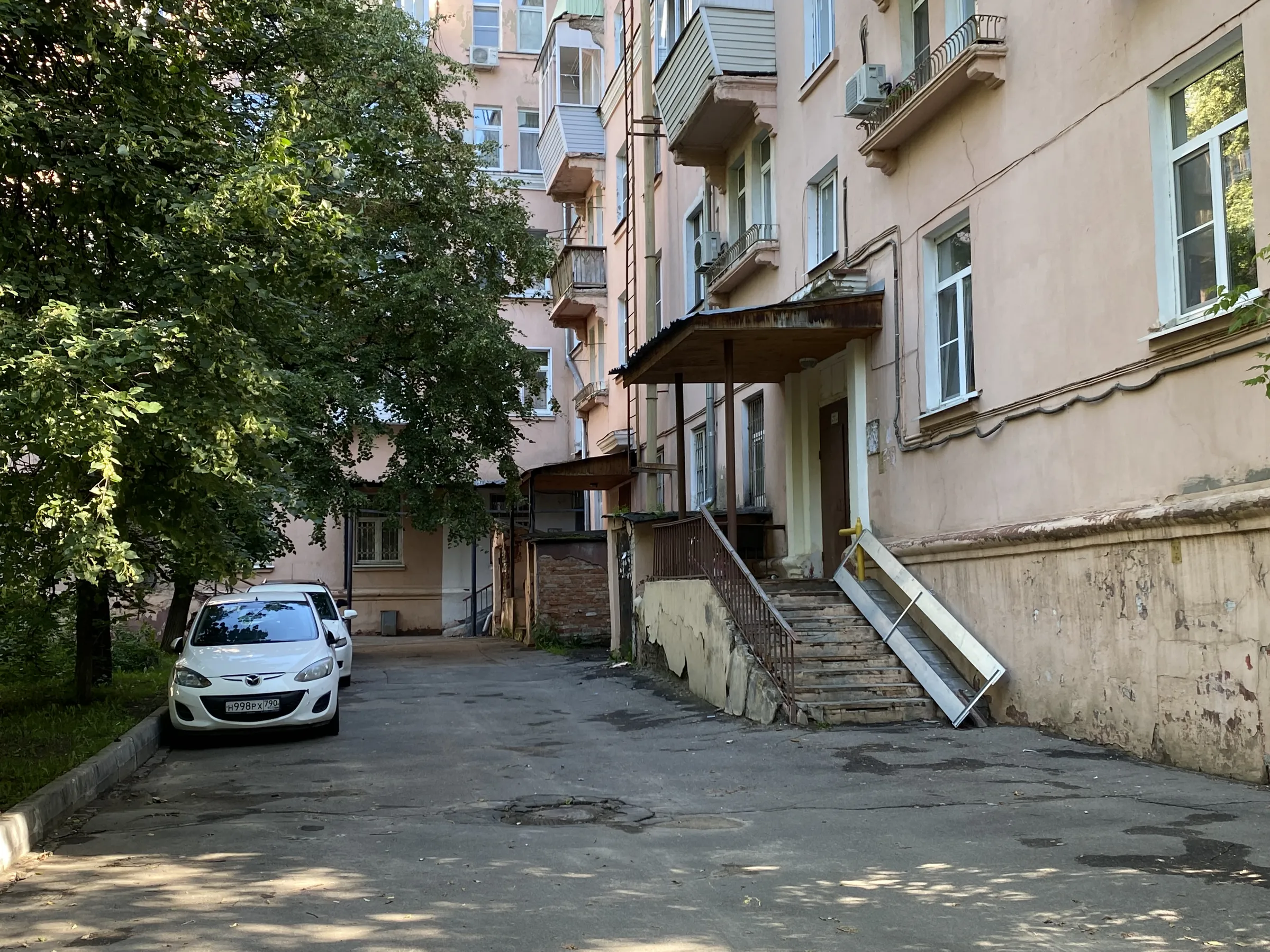Сталинка с уютным двором, фото 1